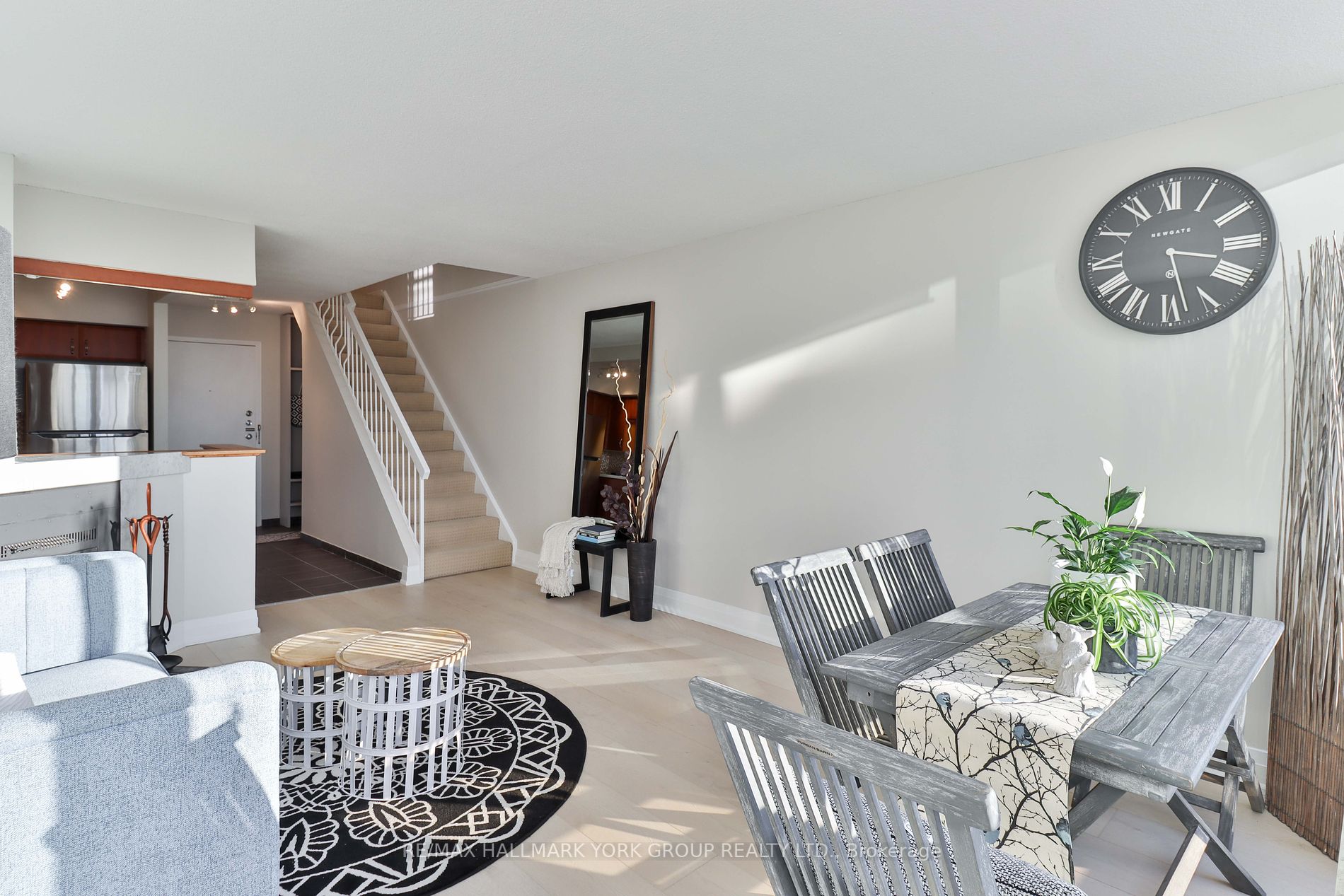 86 Gerrard St E, #22C
