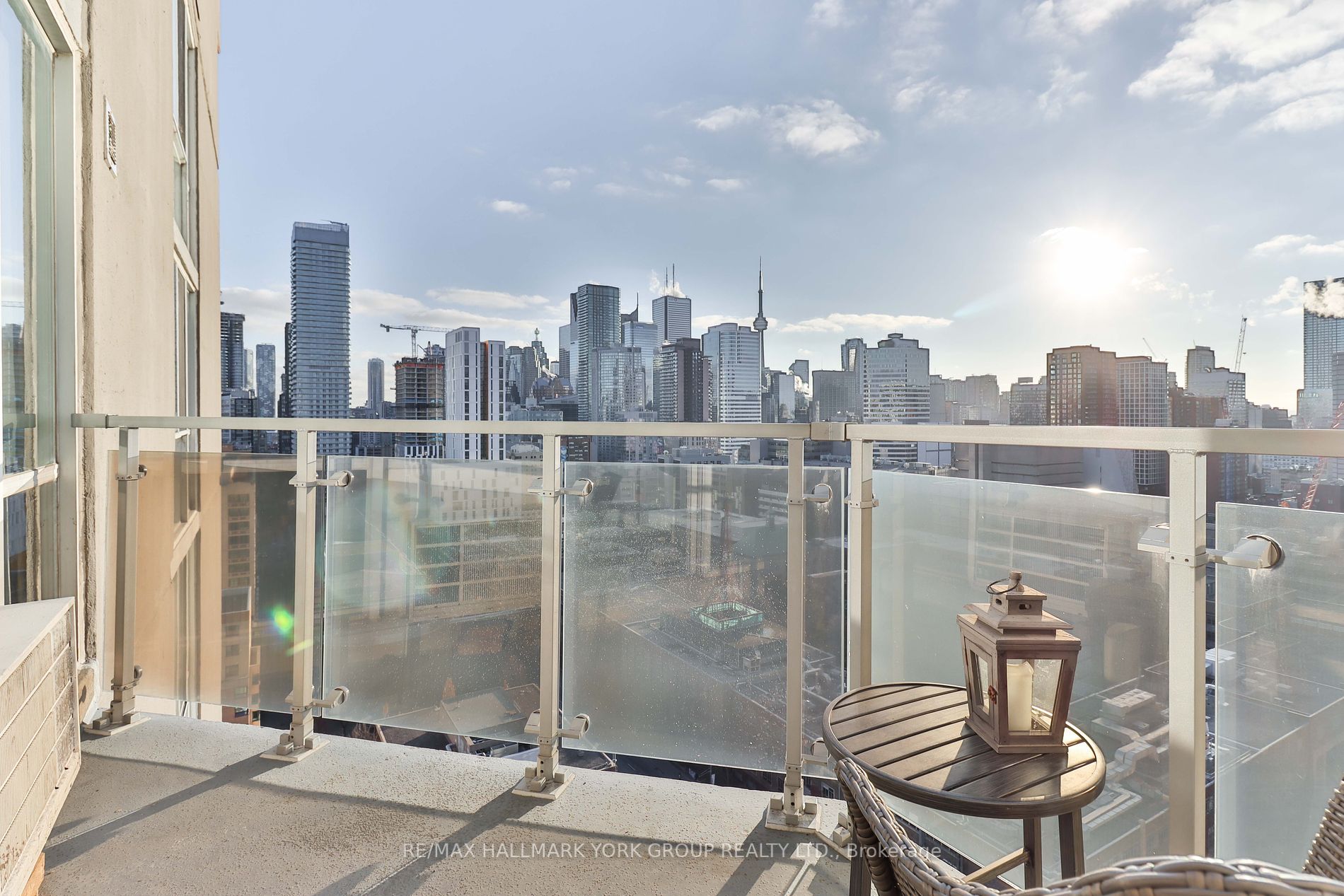 86 Gerrard St E, #22C