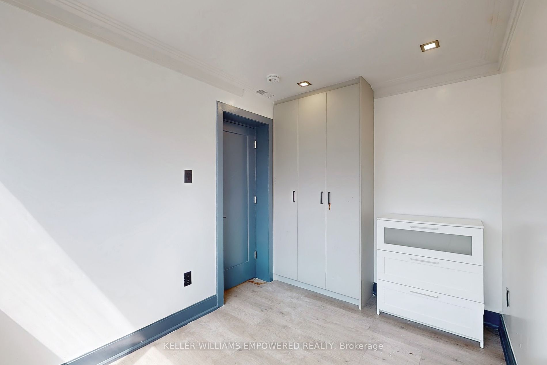 166 Sherwood Avenue, #4