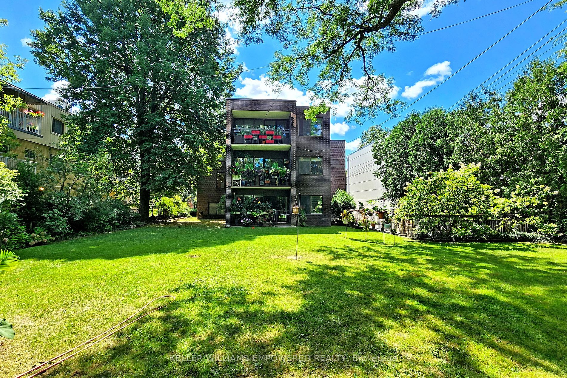 166 Sherwood Avenue, #4