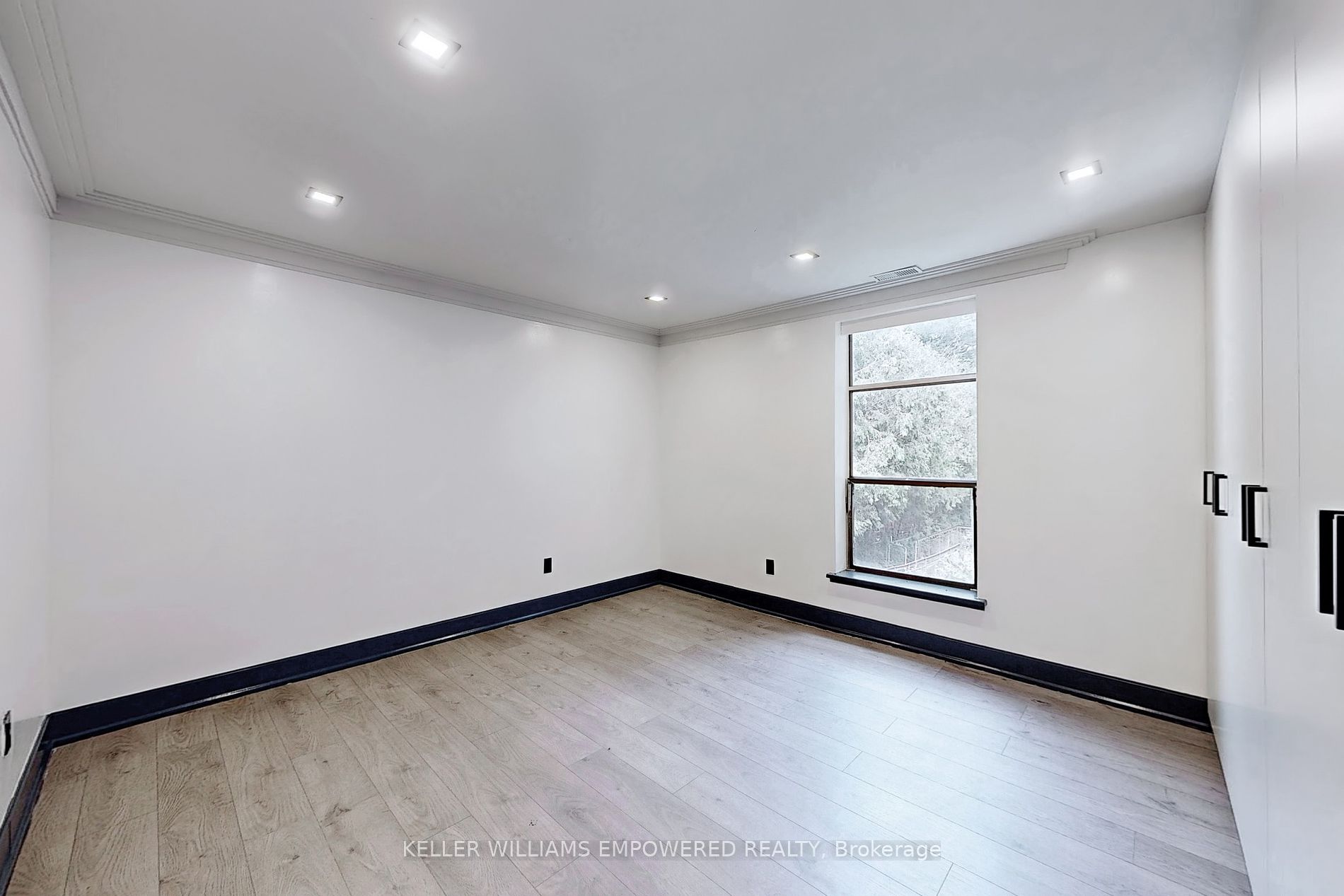 166 Sherwood Avenue, #4