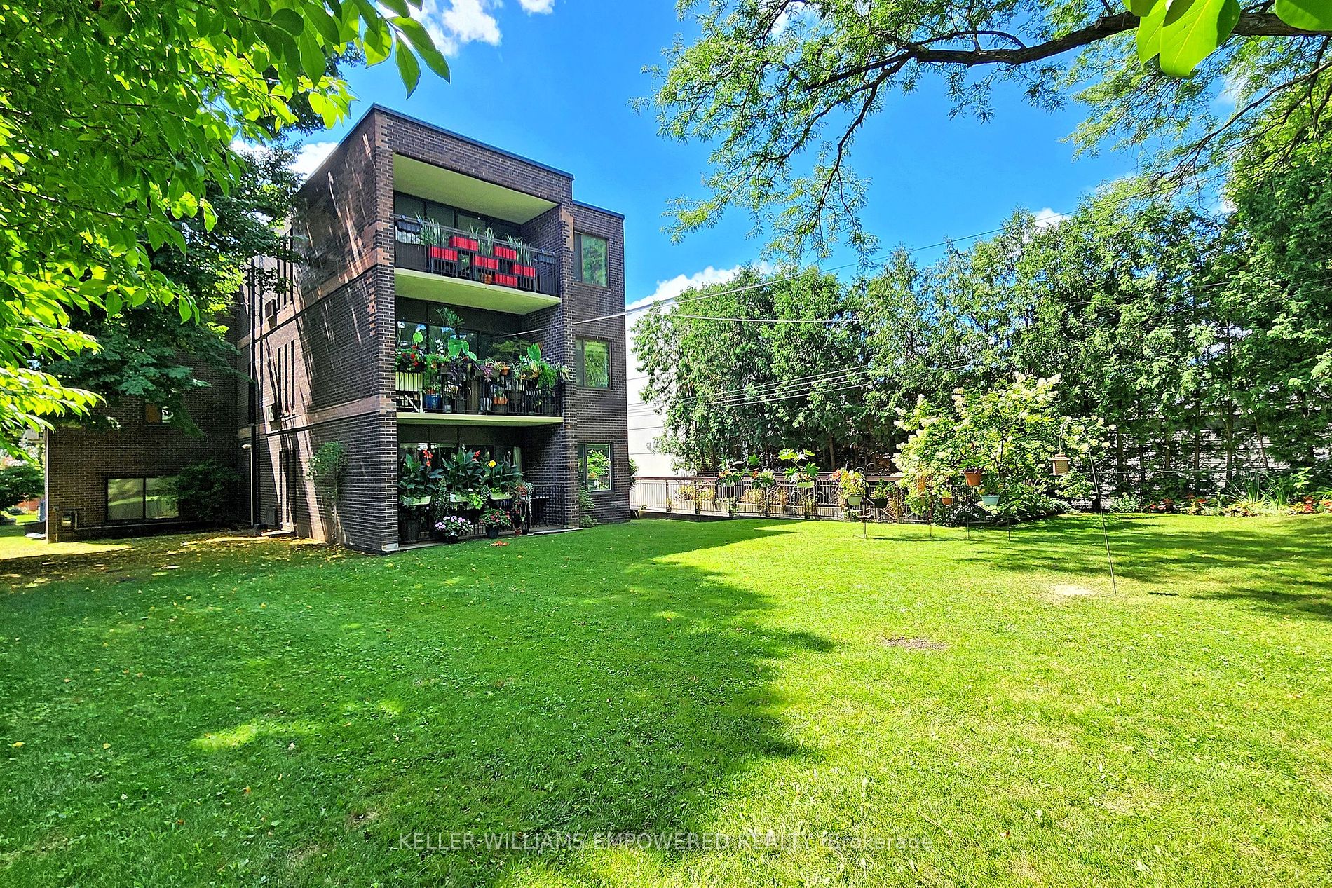166 Sherwood Avenue, #4