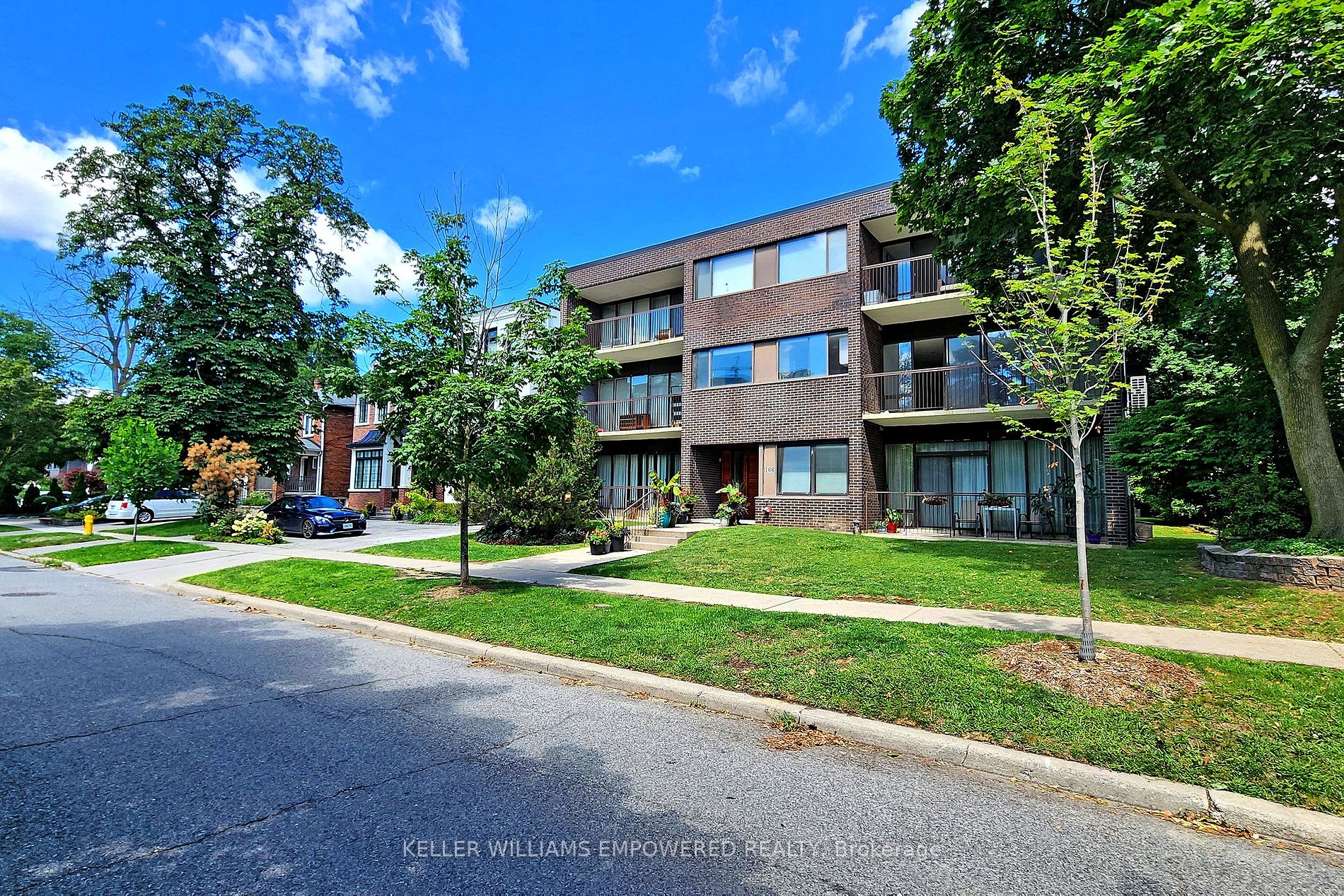 166 Sherwood Avenue, #4