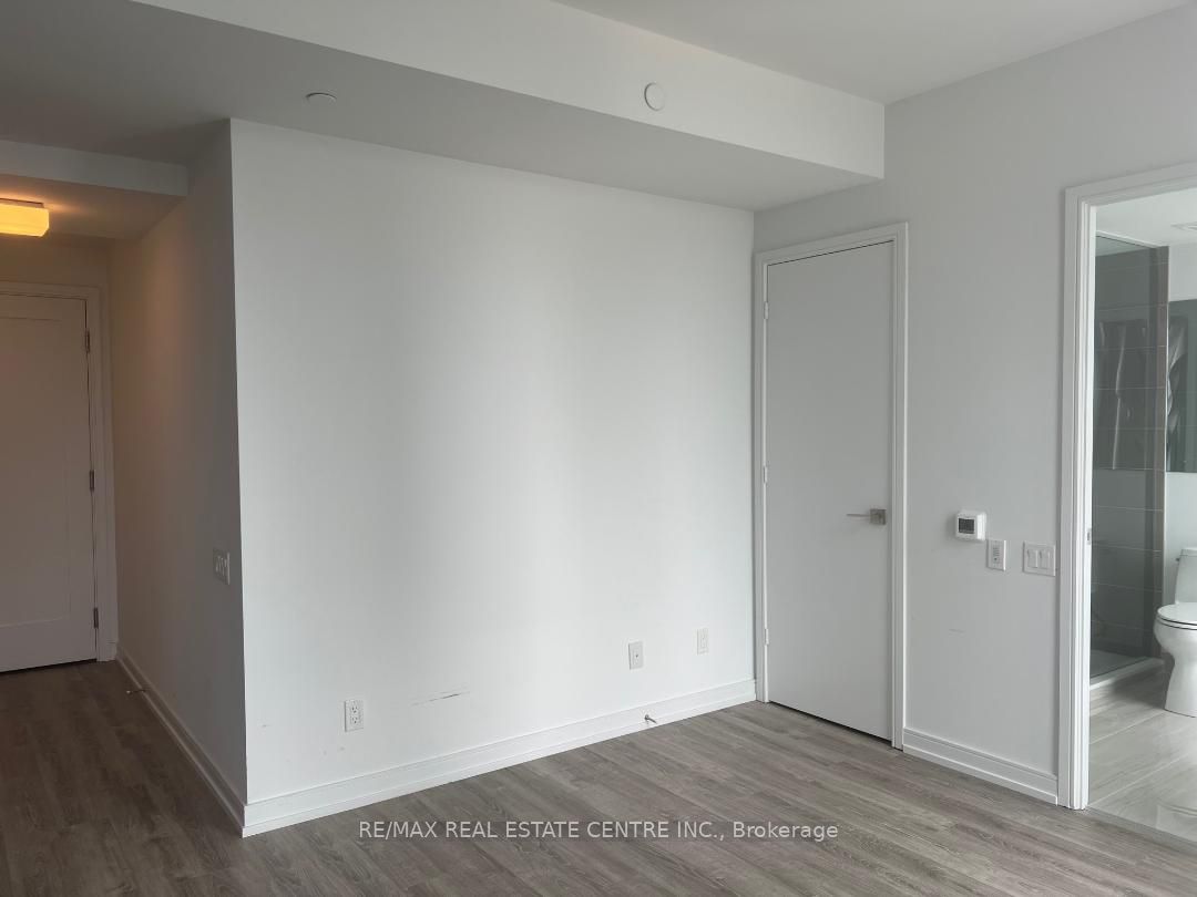 28 Wellesley St, #3010