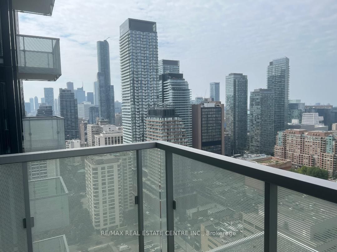 28 Wellesley St, #3010