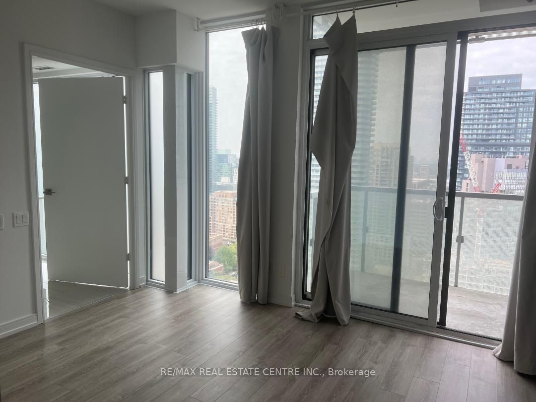 28 Wellesley St, #3010