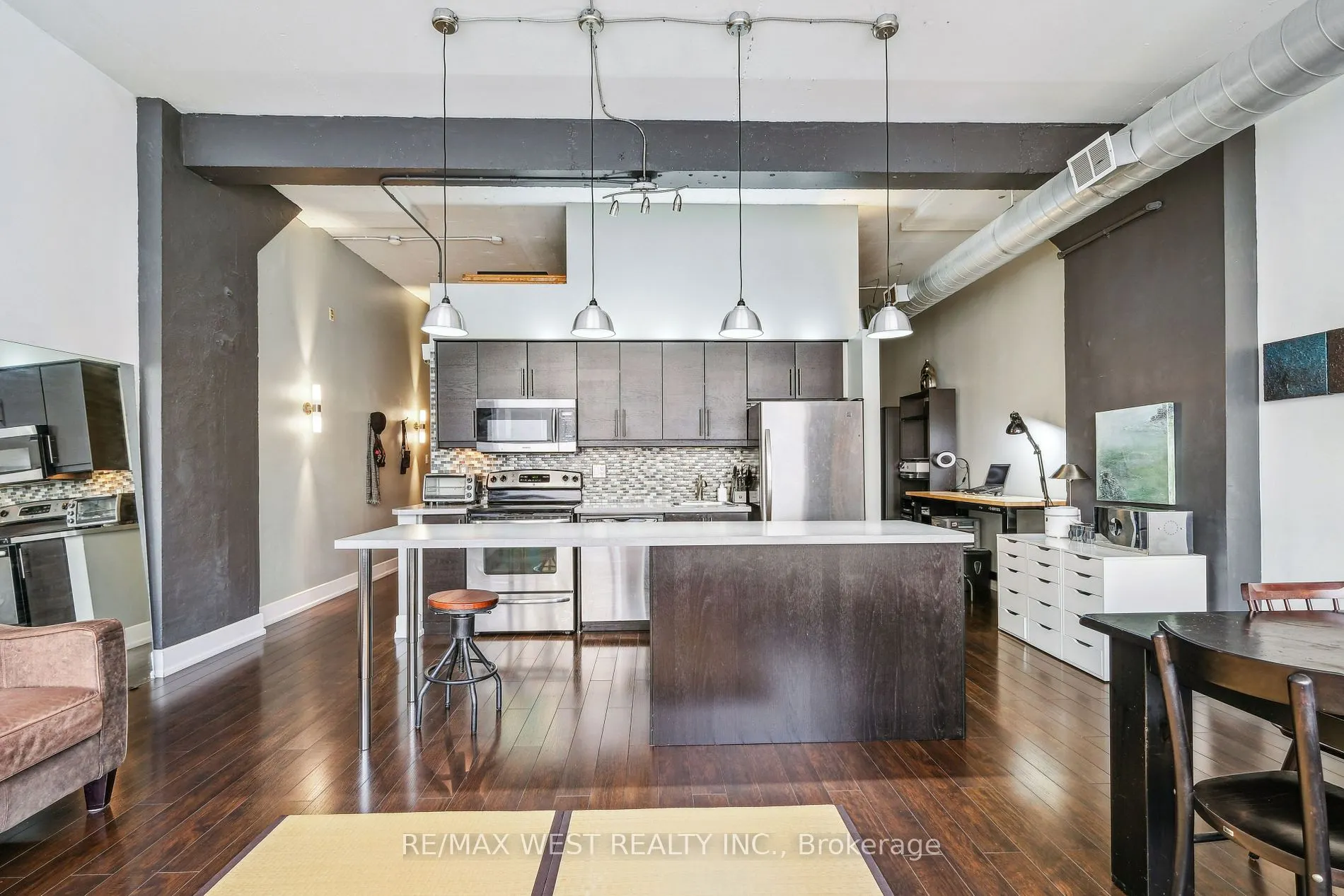 365 Dundas St E, #111