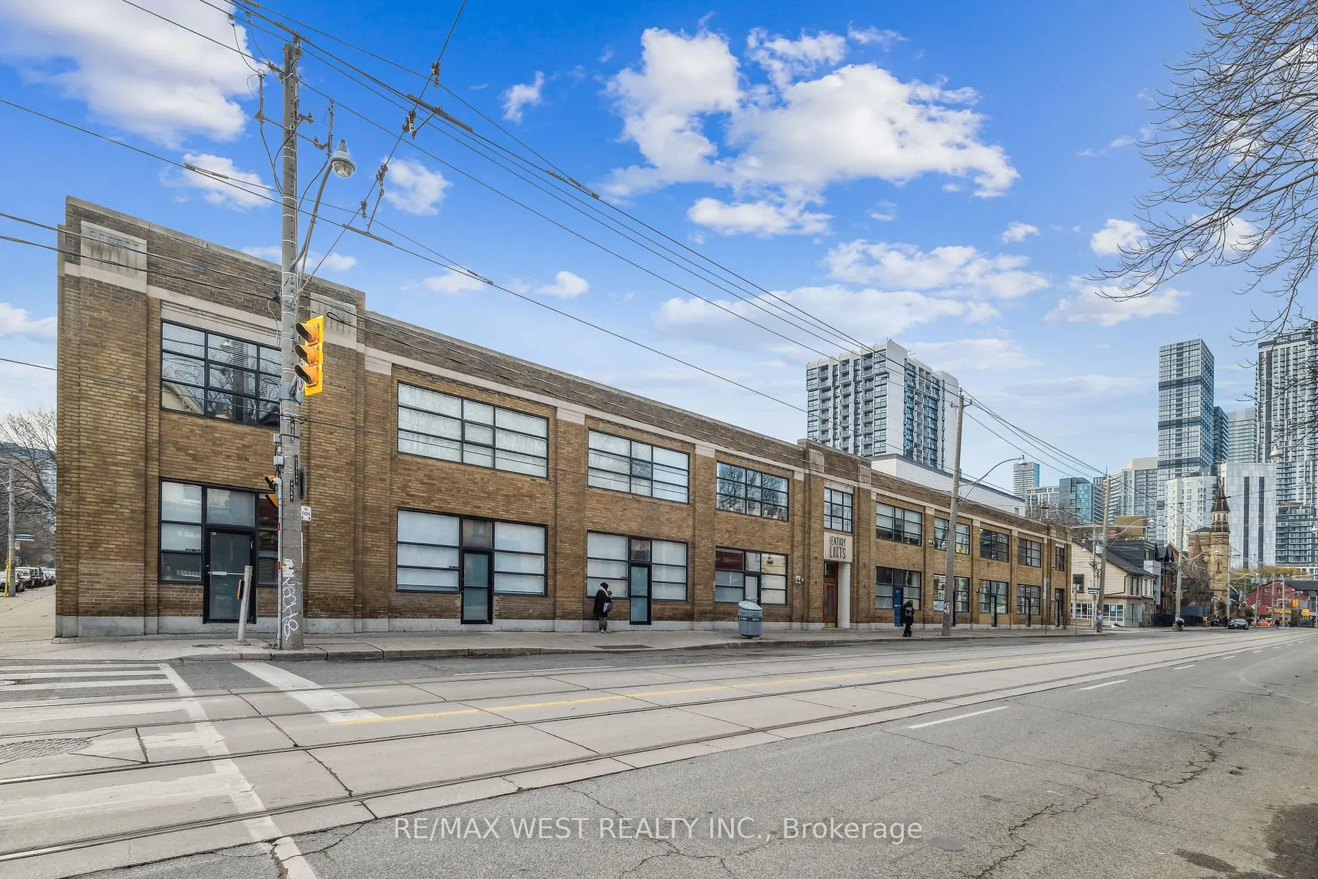 365 Dundas St E, #111