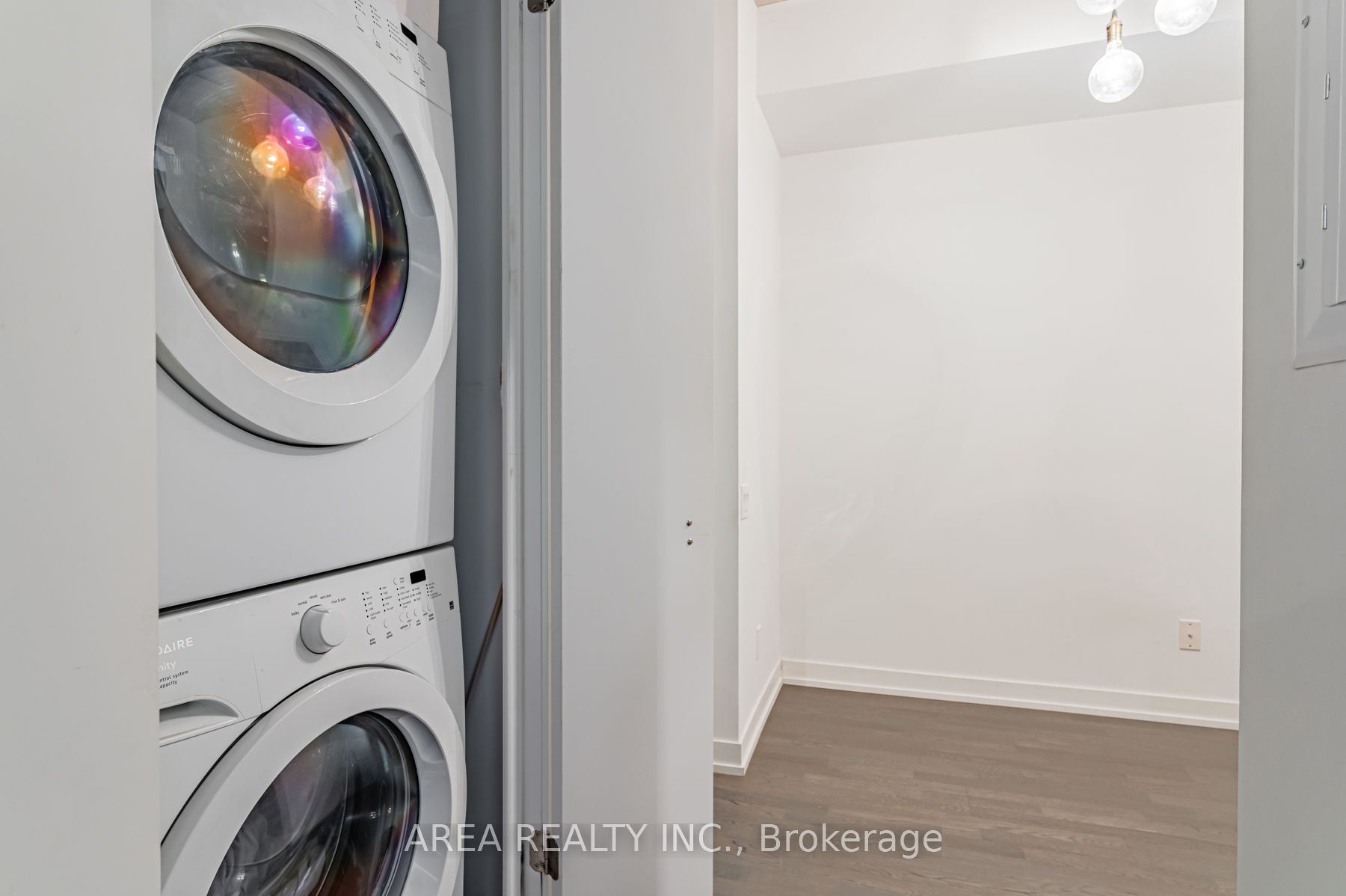 560 King Street W, #610