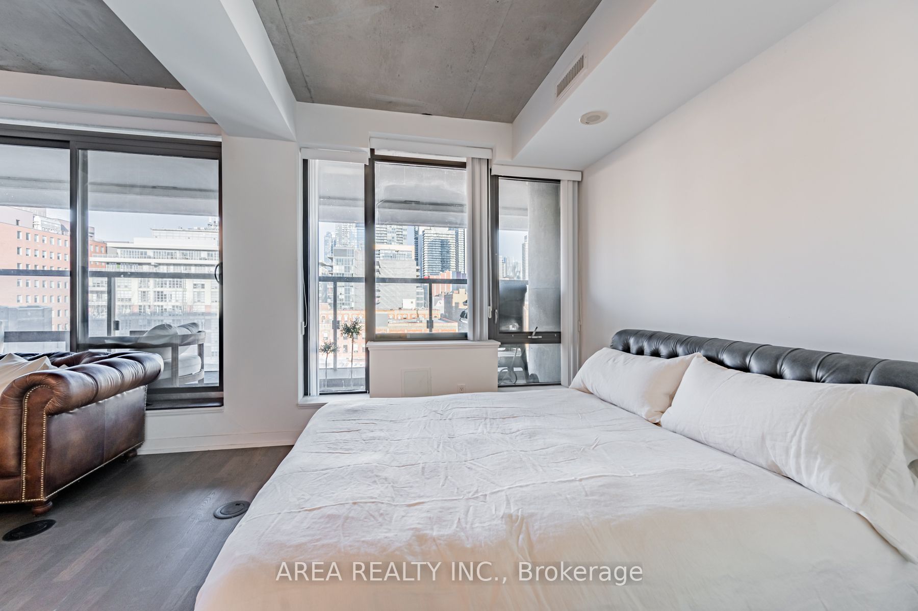 560 King Street W, #610