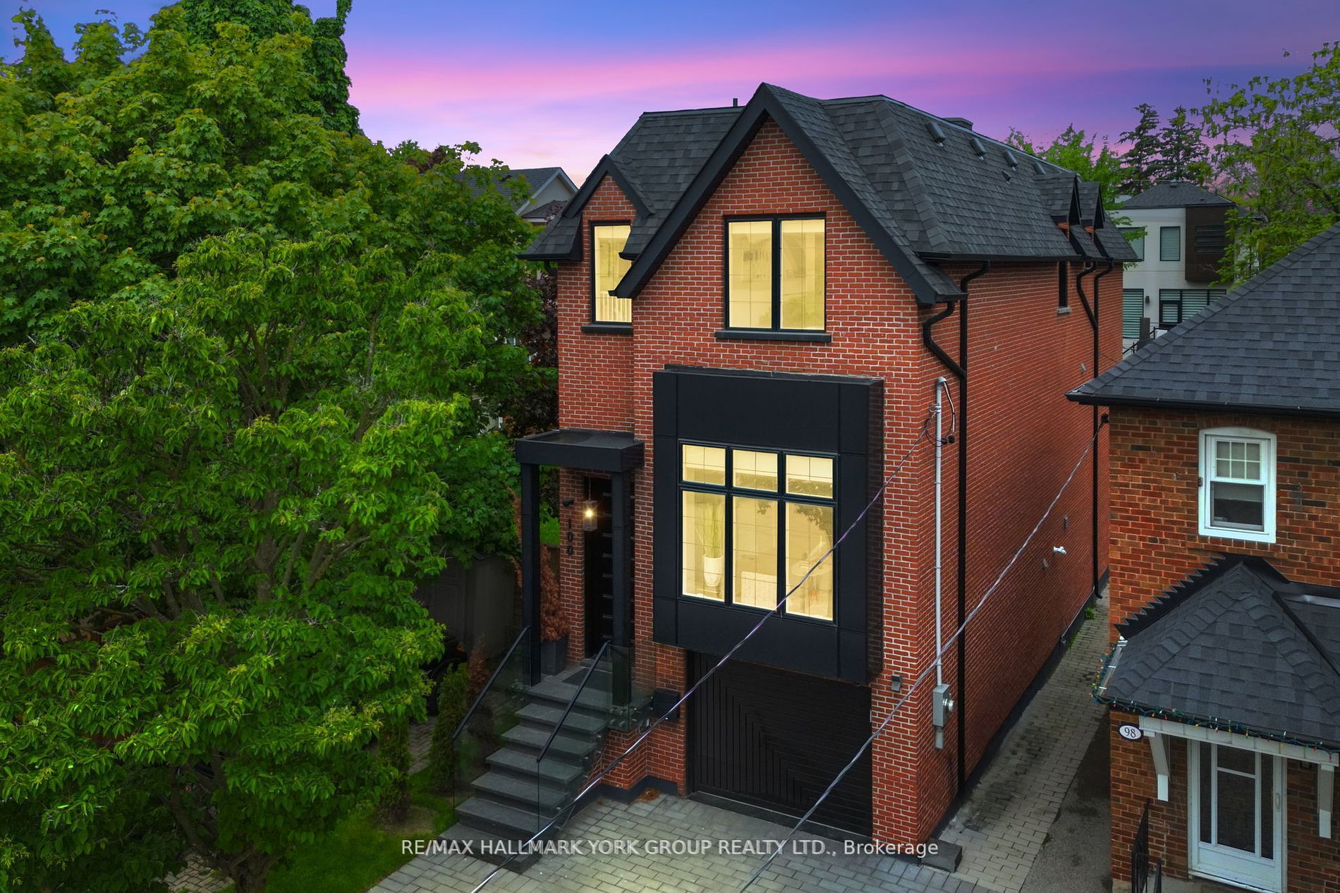 100 Roe Ave