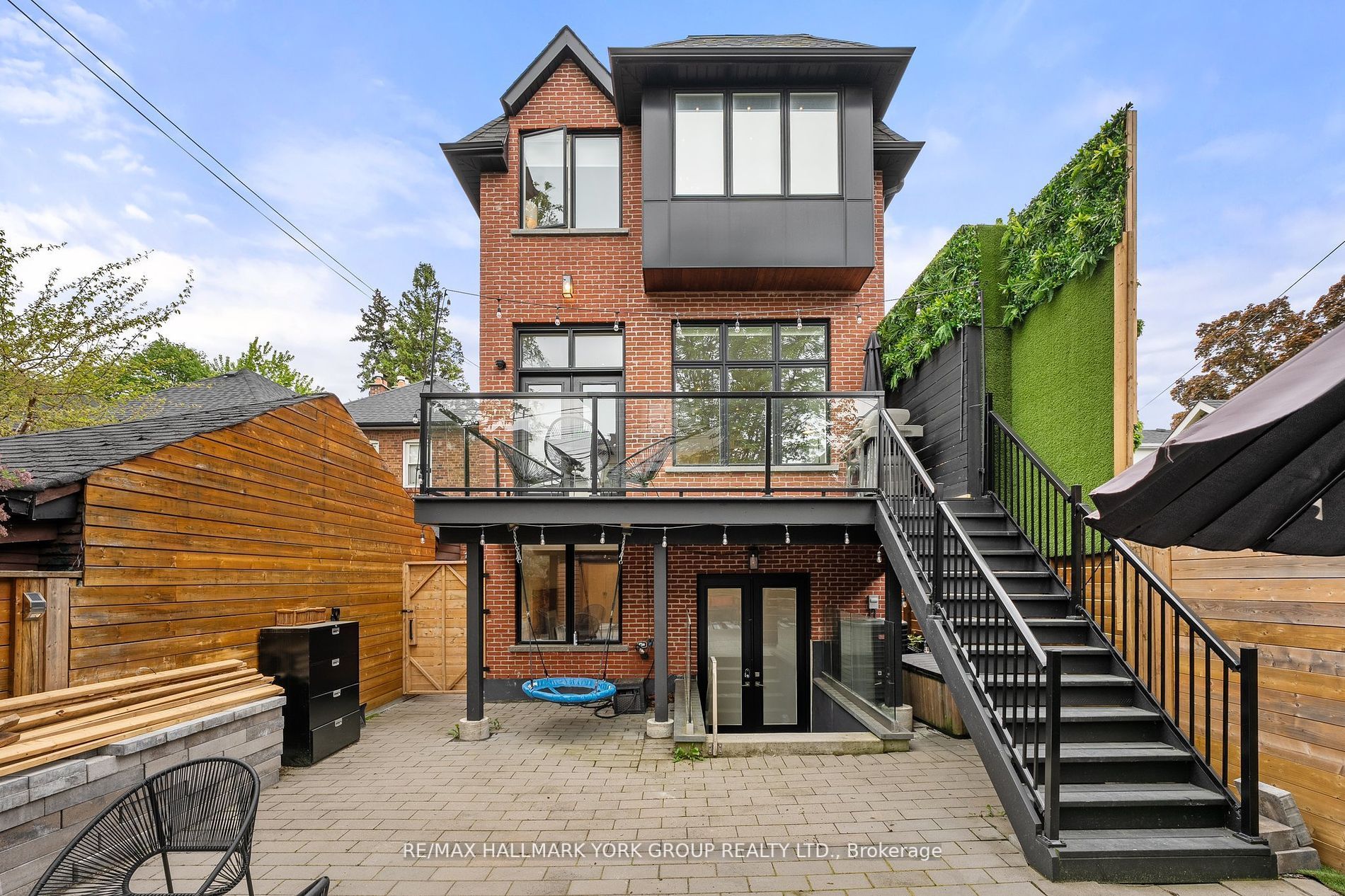 100 Roe Ave