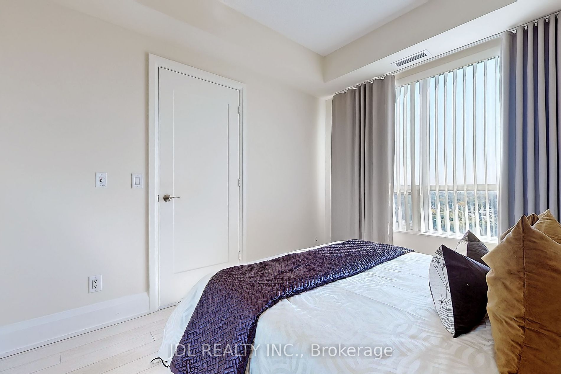 120 Harrison Garden Blvd, #1506