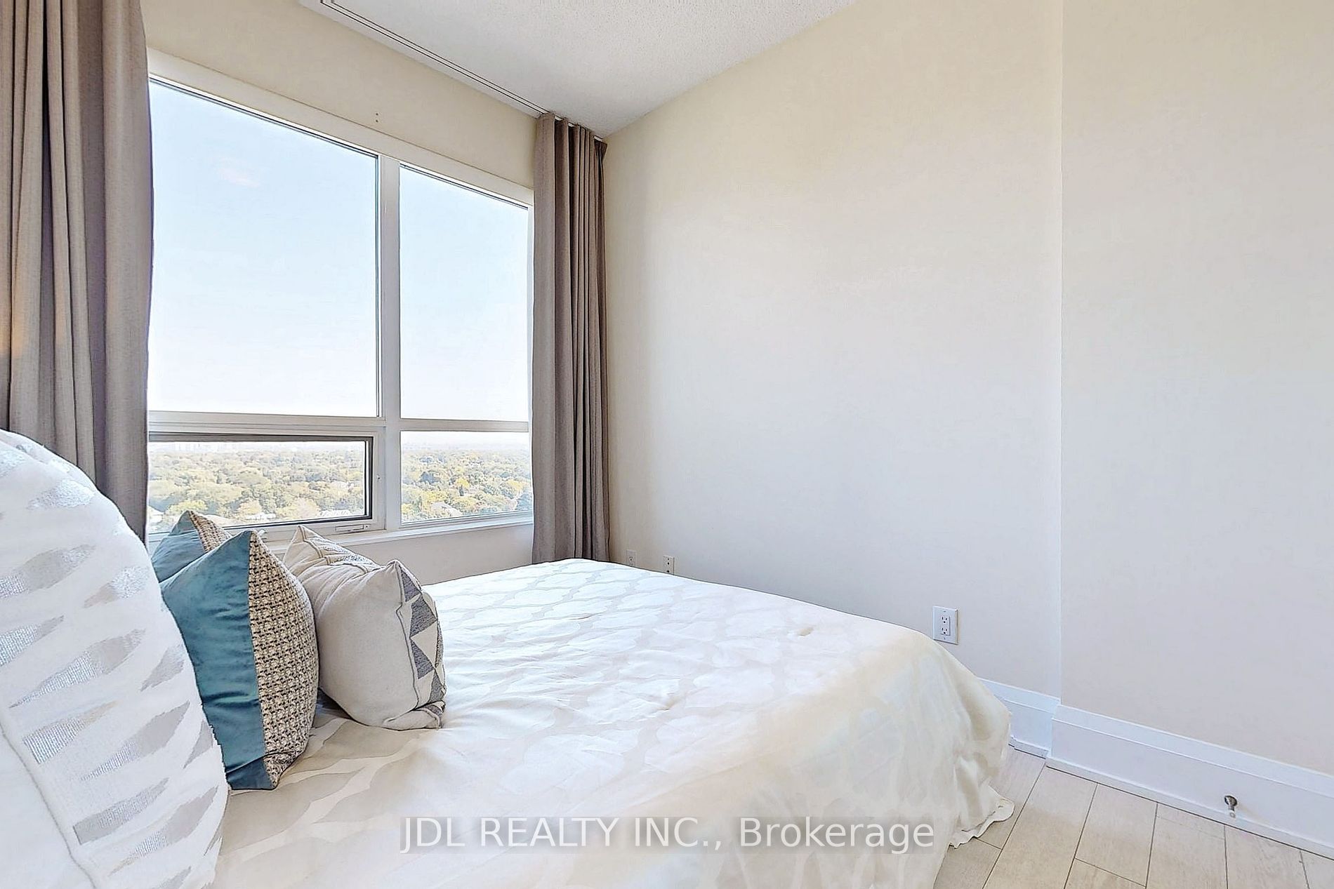 120 Harrison Garden Blvd, #1506