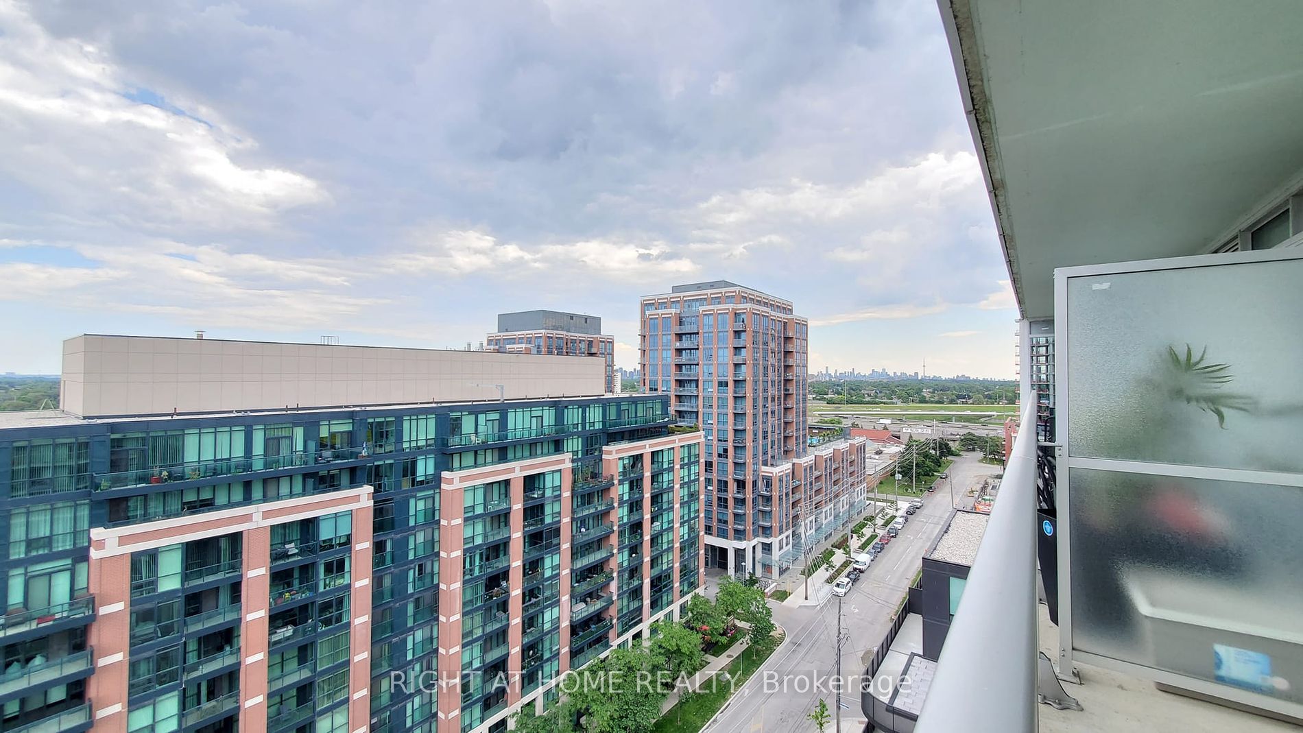 555 Wilson Ave, #1306
