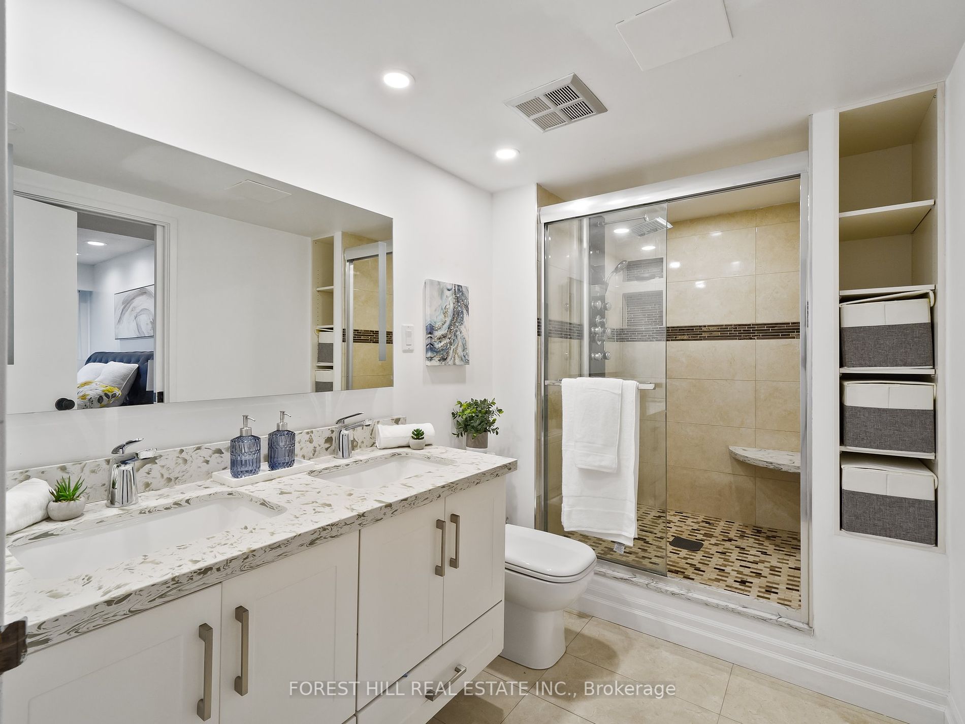 65 Harbour Square, #604