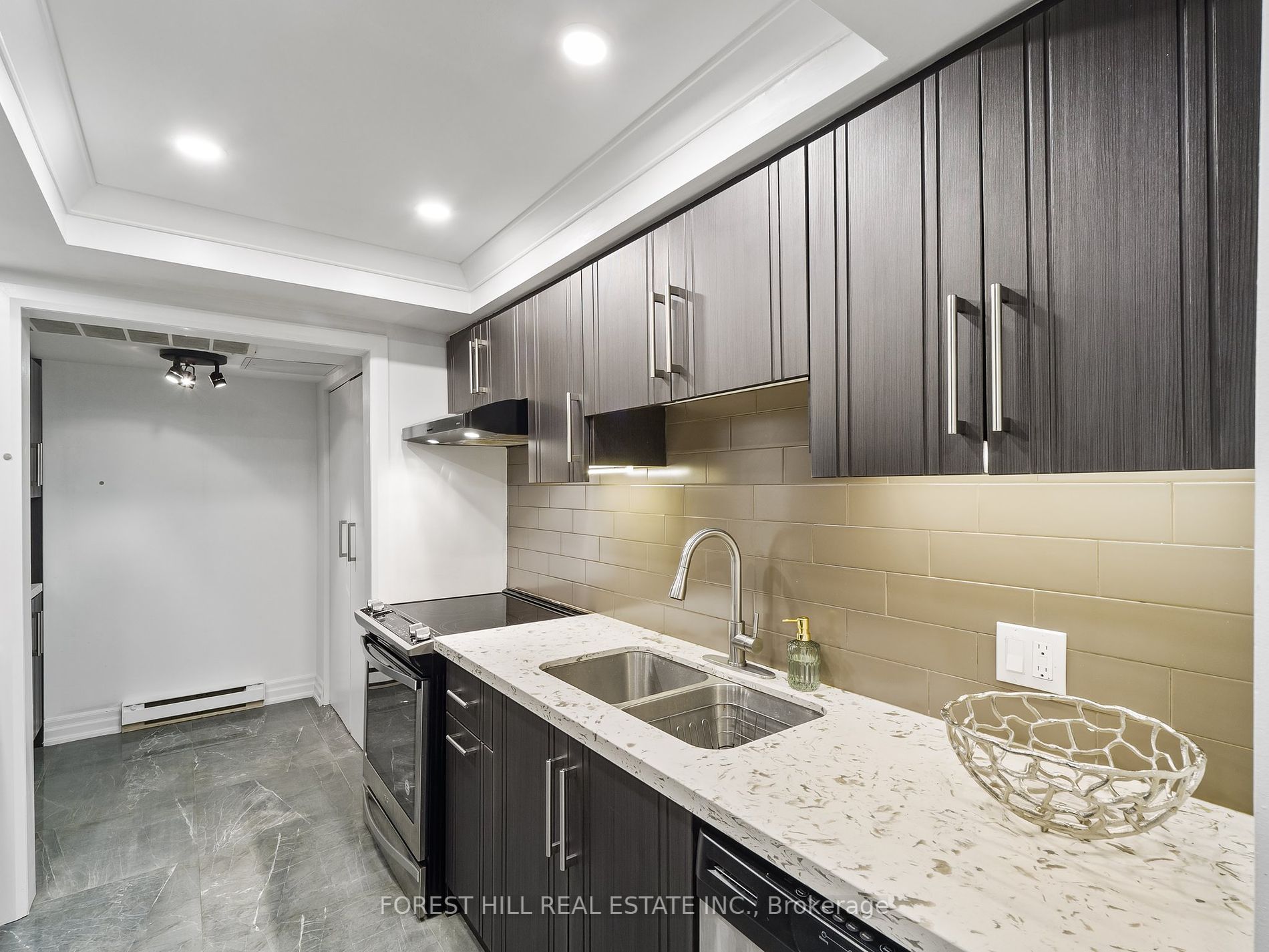 65 Harbour Square, #604