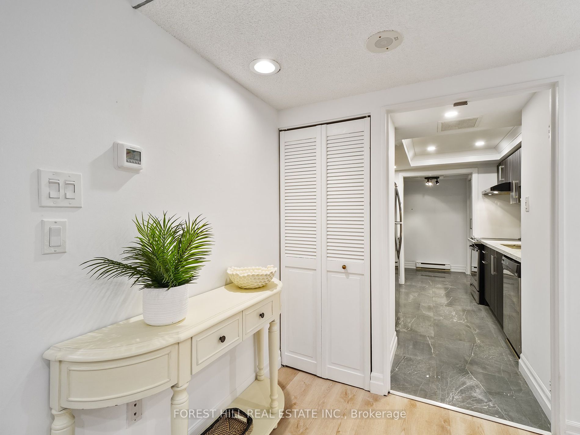 65 Harbour Square, #604