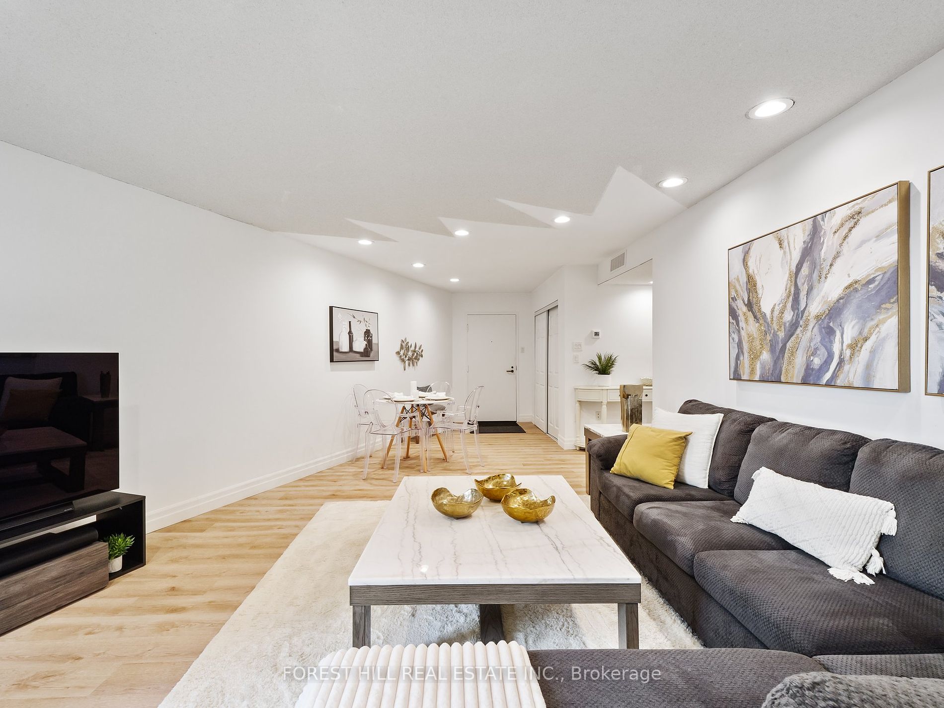 65 Harbour Square, #604