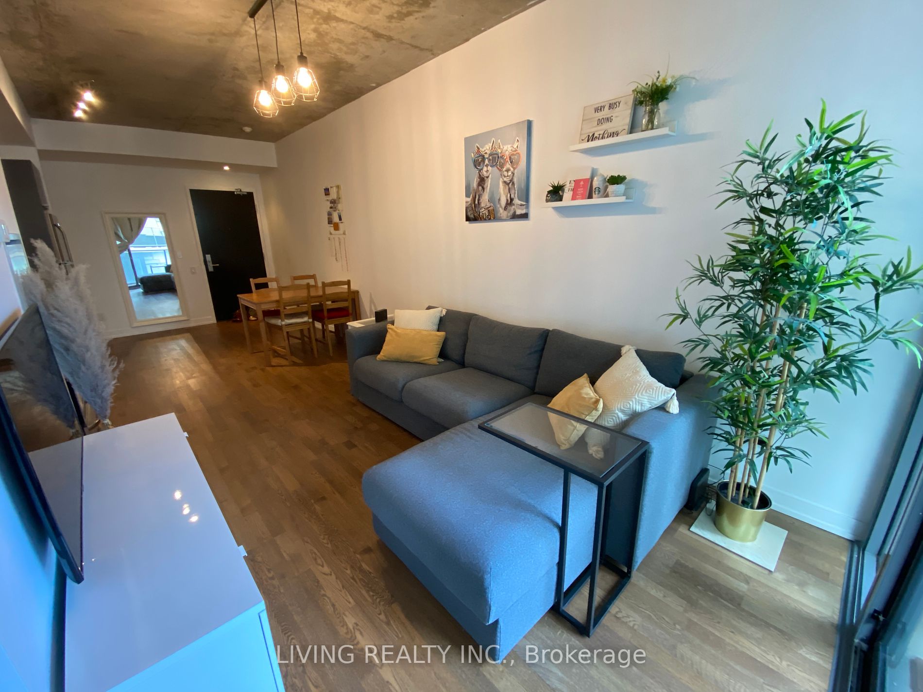 650 King St W, #604