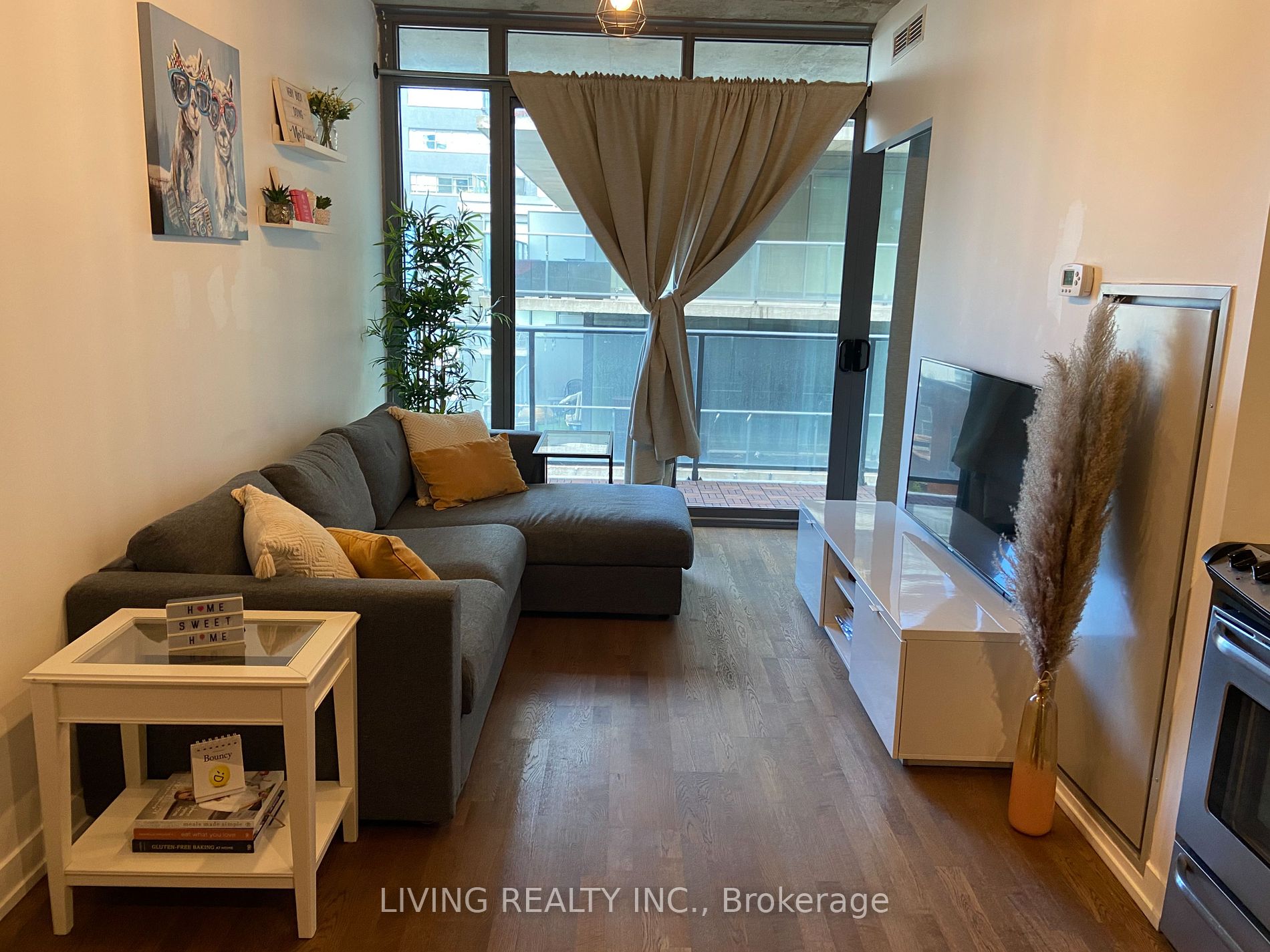 650 King St W, #604