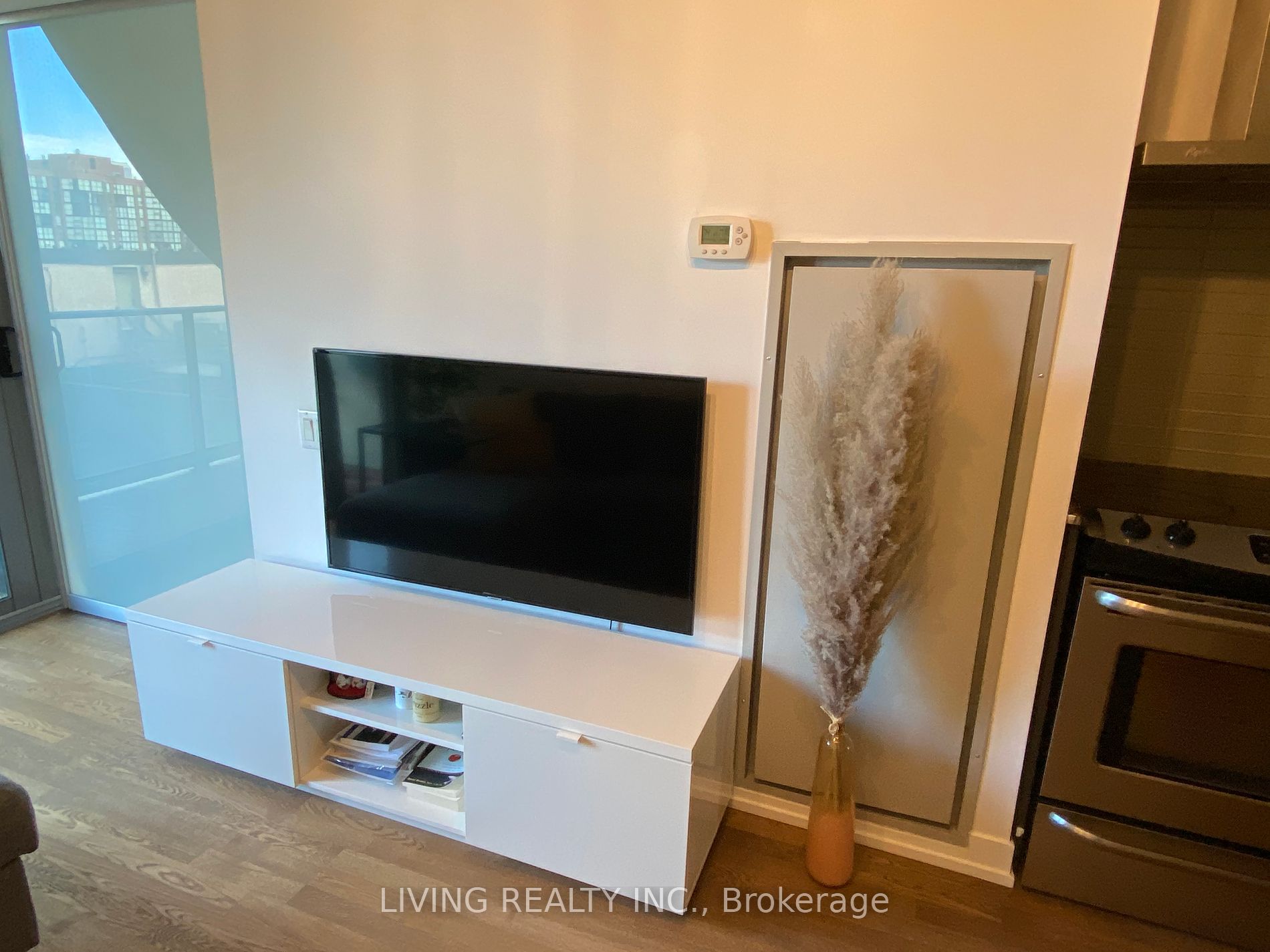 650 King St W, #604