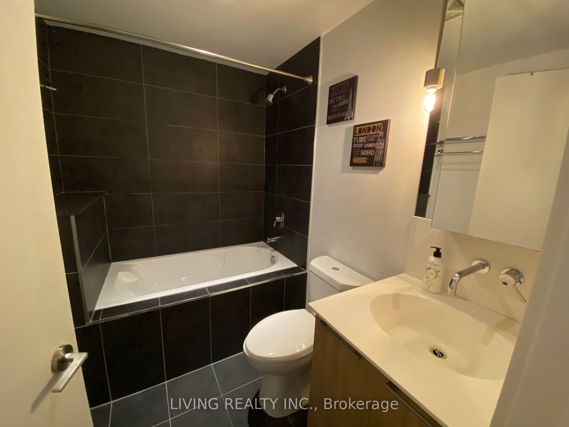 650 King St W, #604