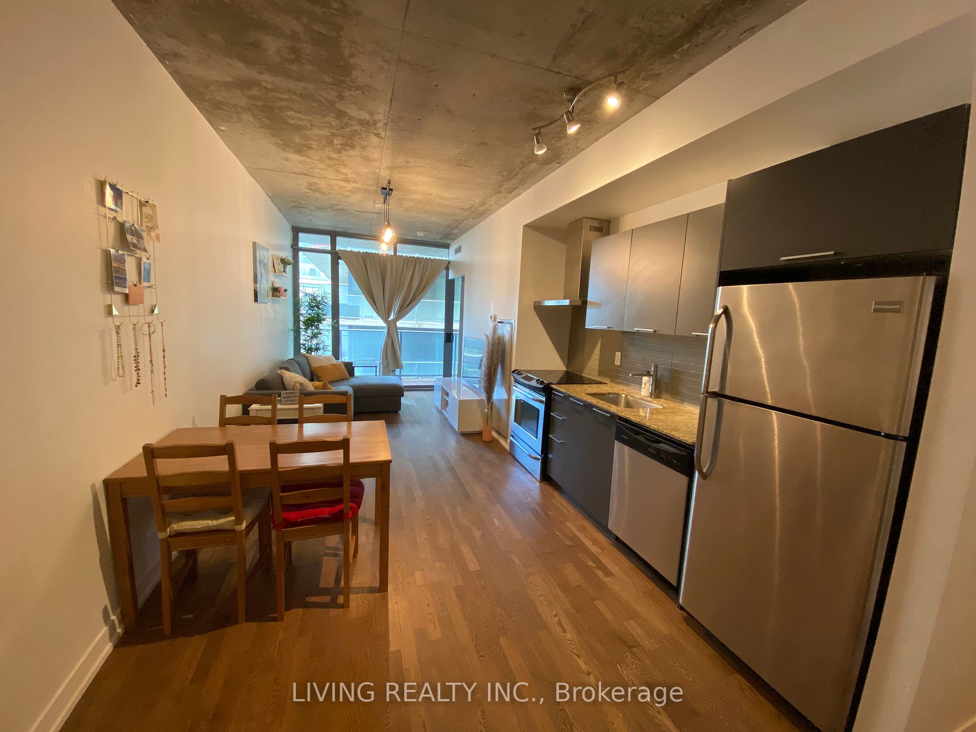 650 King St W, #604