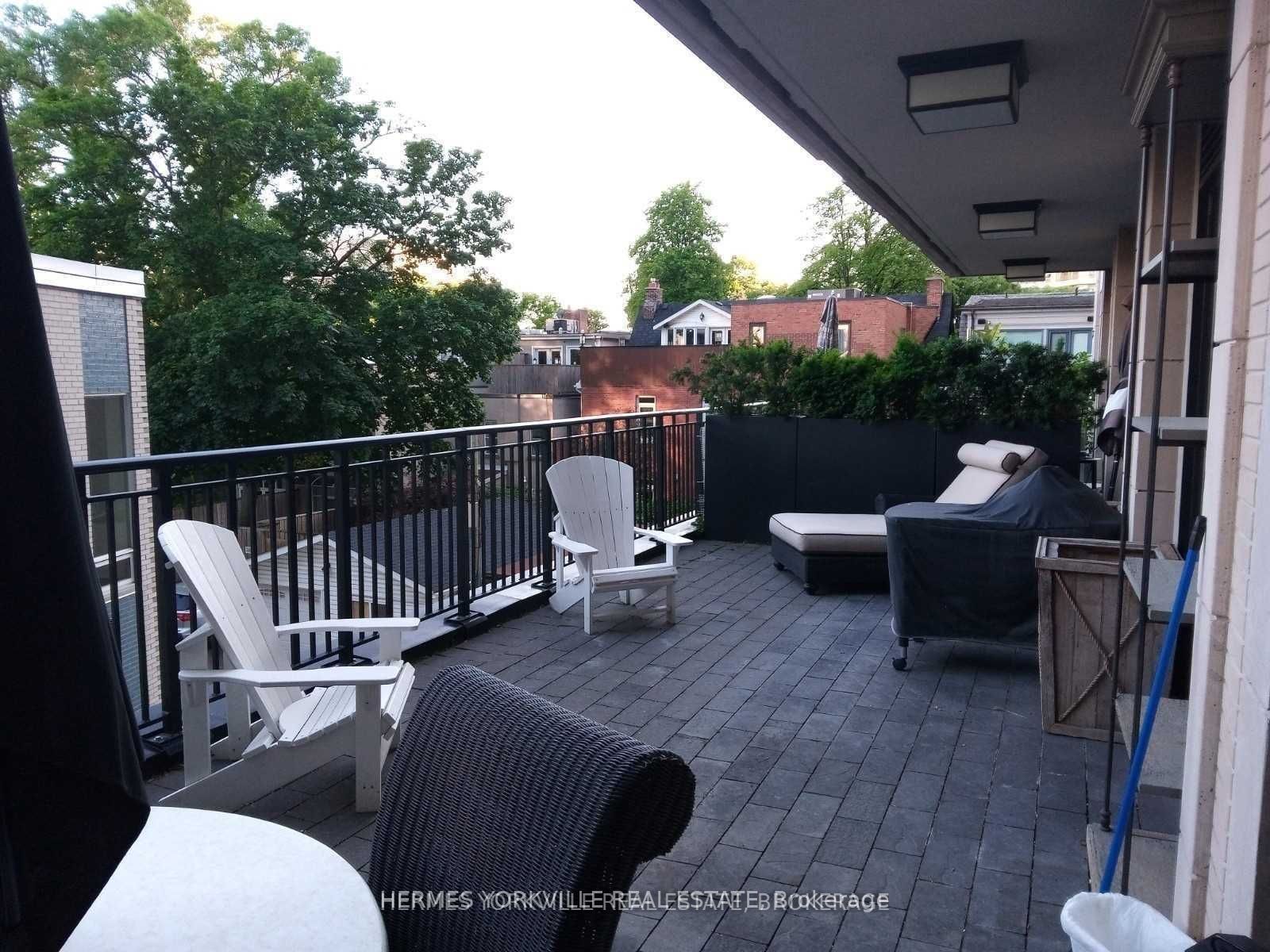181 Davenport Road, #201