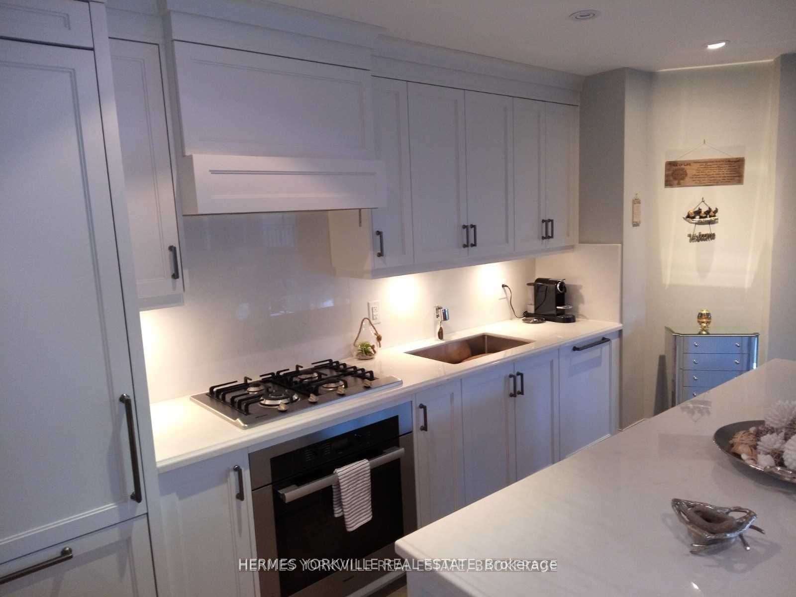 181 Davenport Road, #201