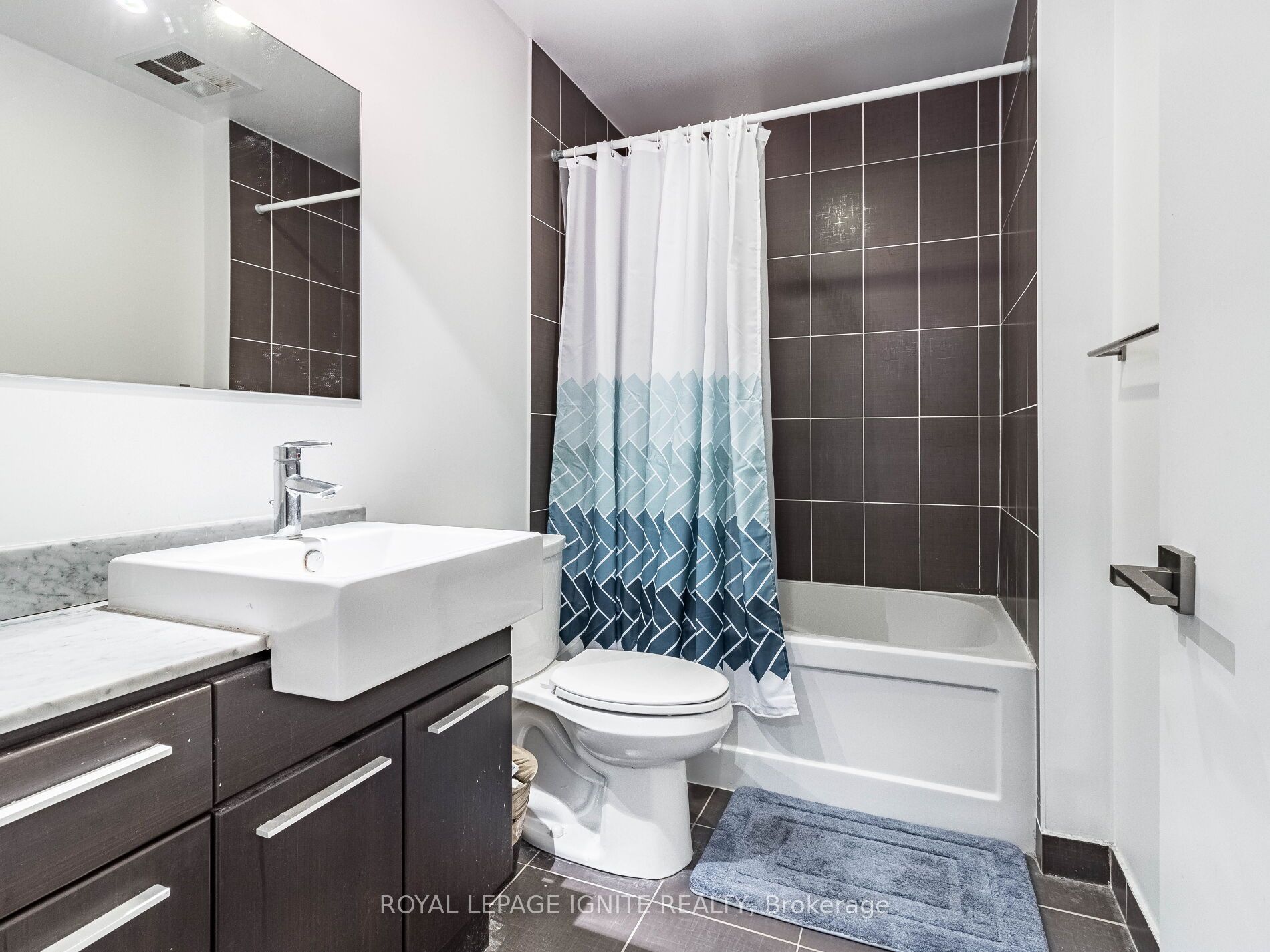 770 Bay St, #2509