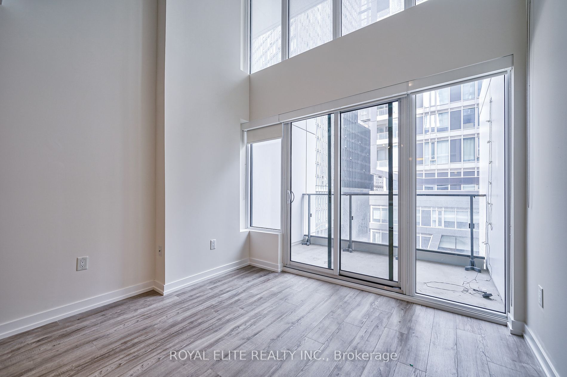 77 Shuter St, #520