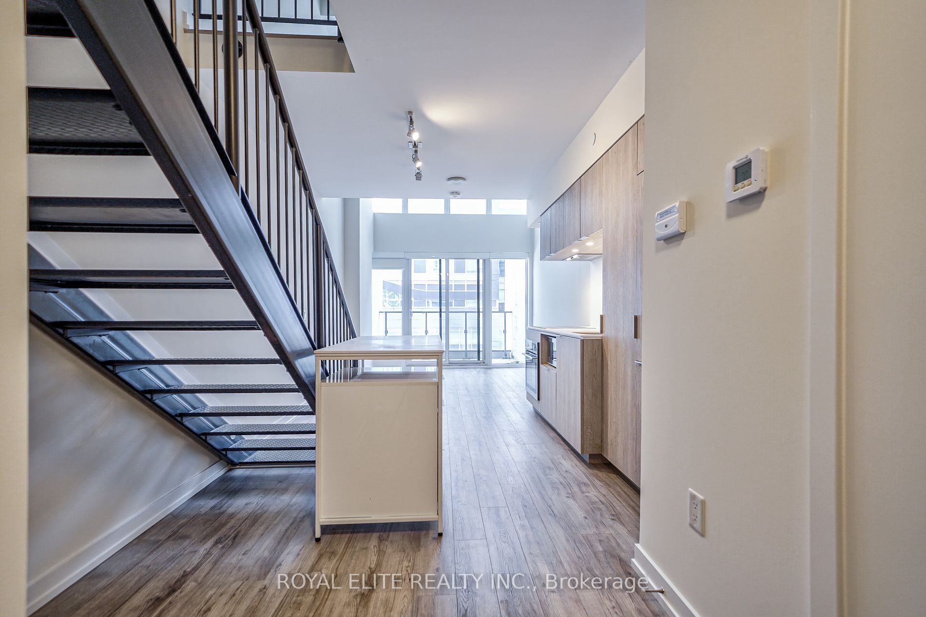 77 Shuter St, #520
