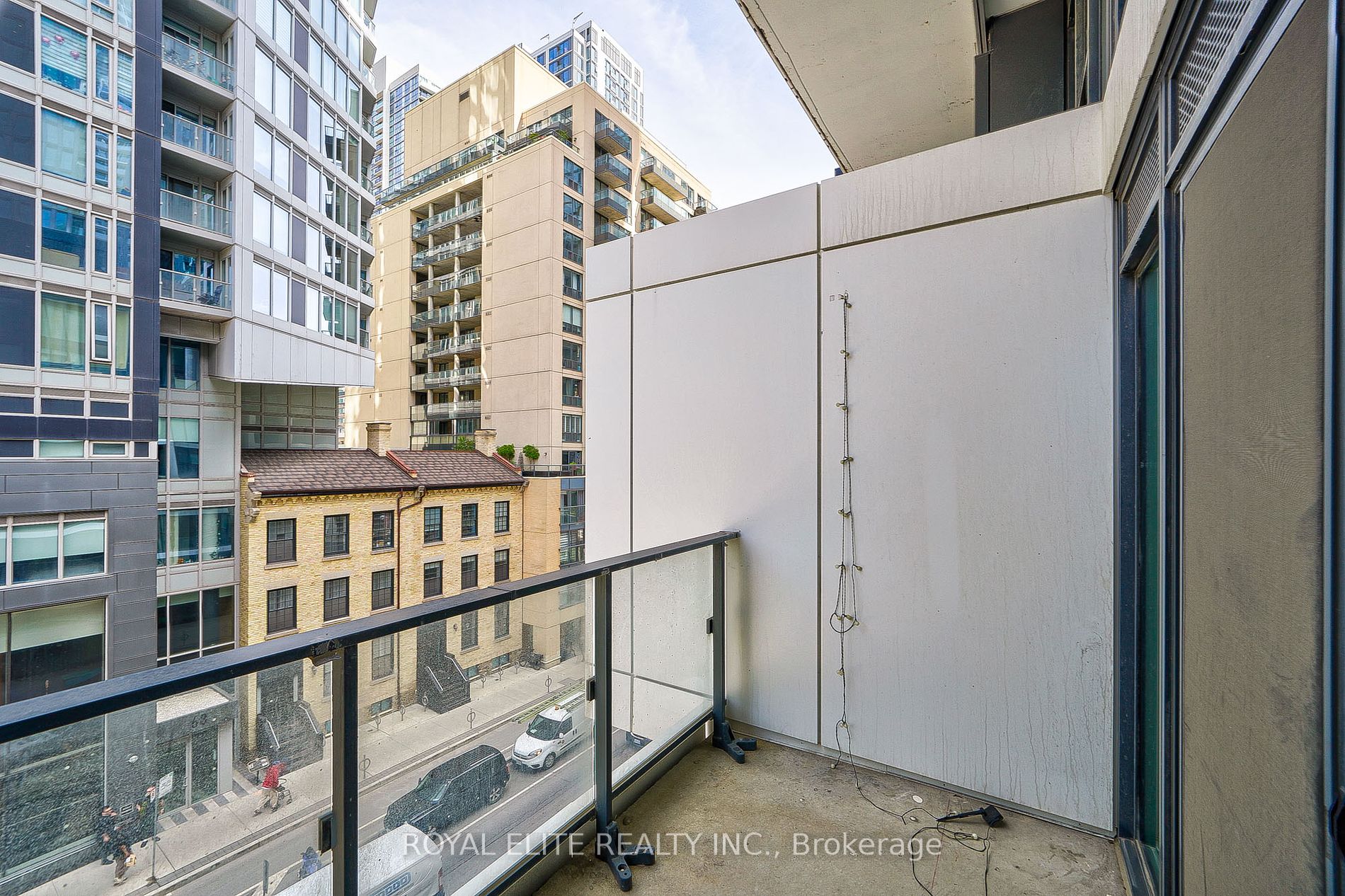77 Shuter St, #520