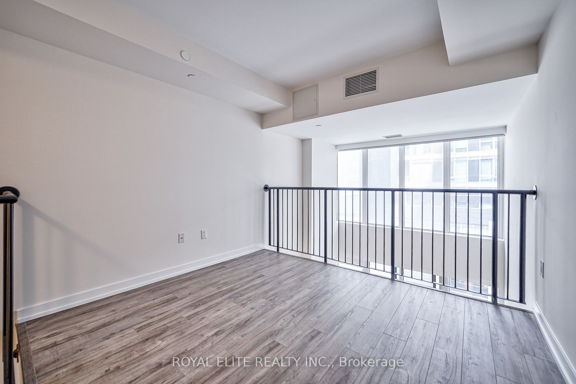 77 Shuter St, #520