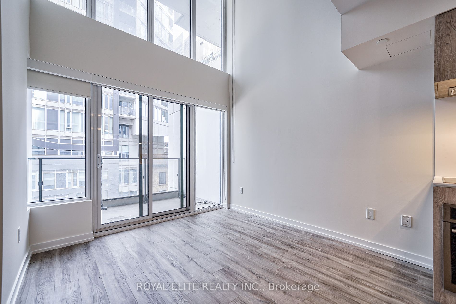 77 Shuter St, #520