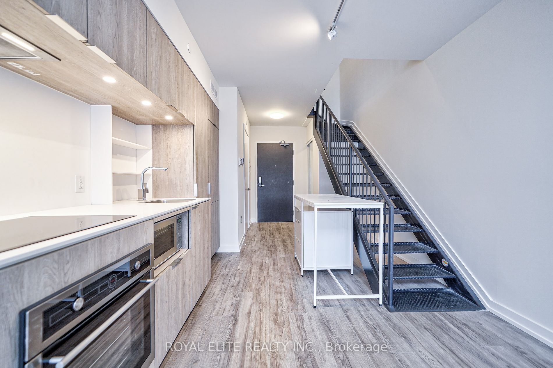 77 Shuter St, #520