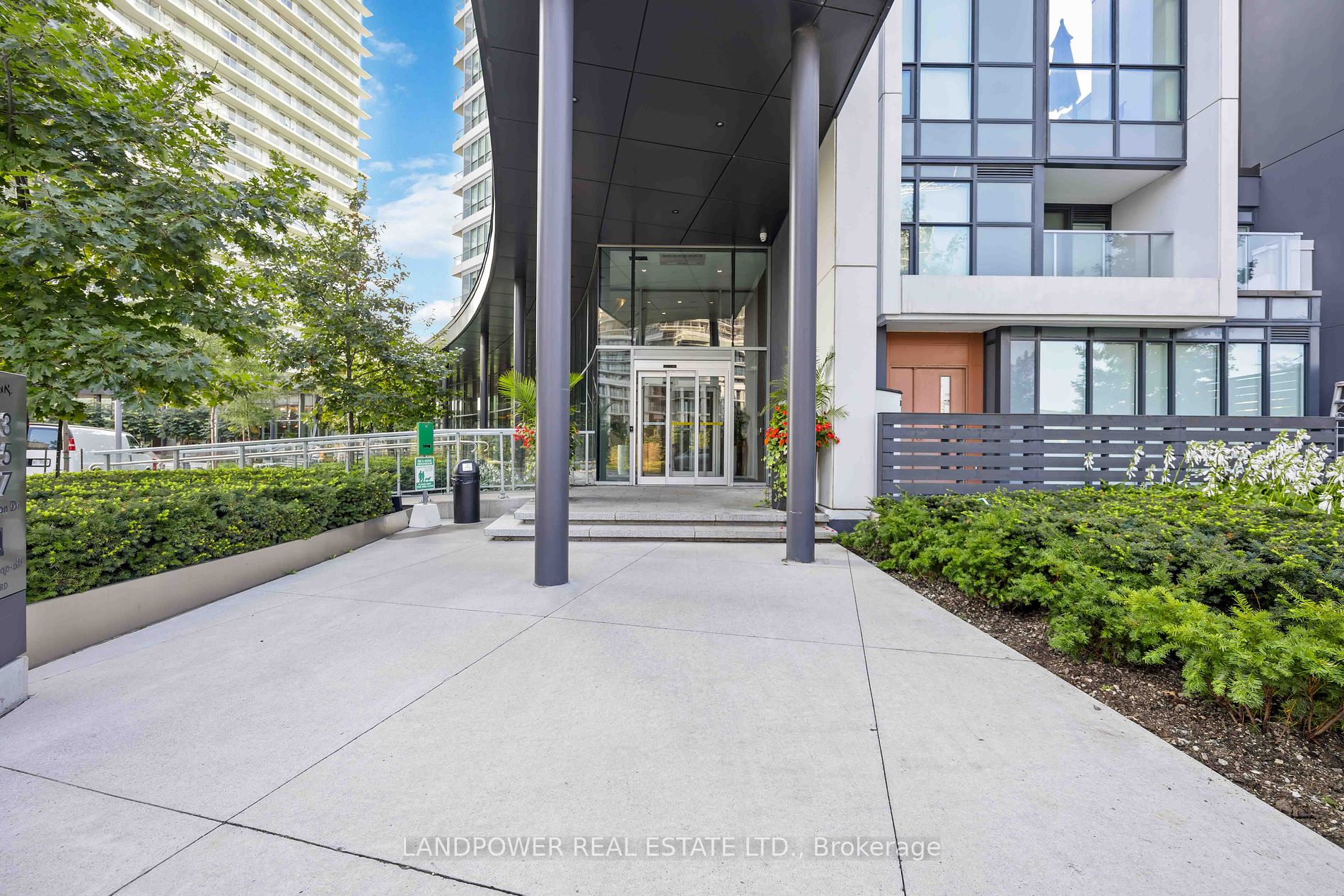 115 McMahon Drive, #1110