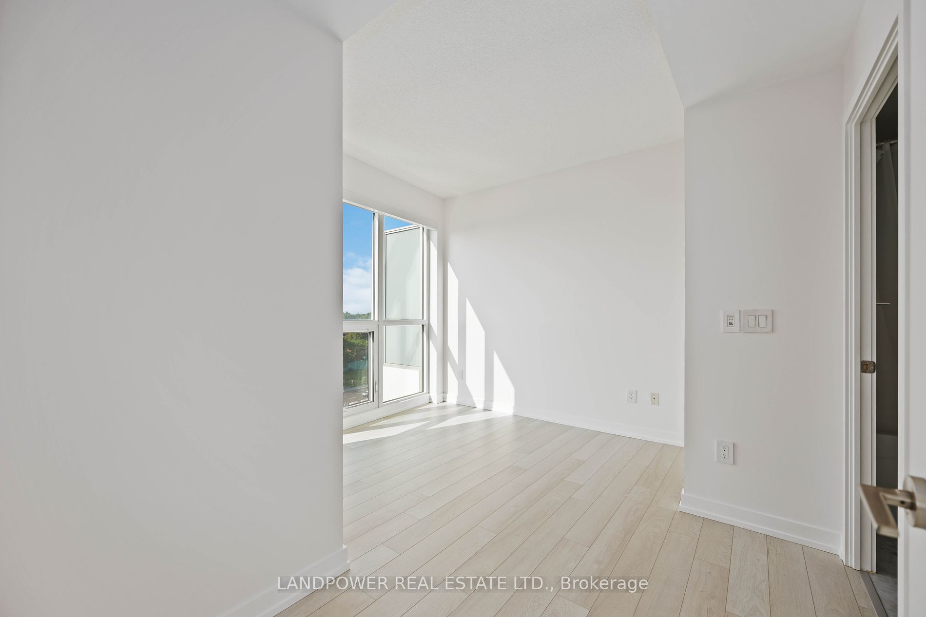 115 McMahon Drive, #1110