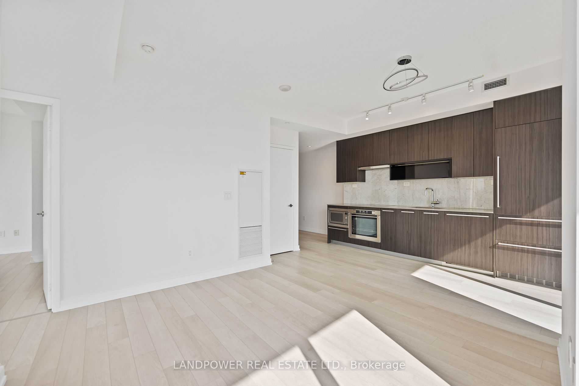 115 McMahon Drive, #1110