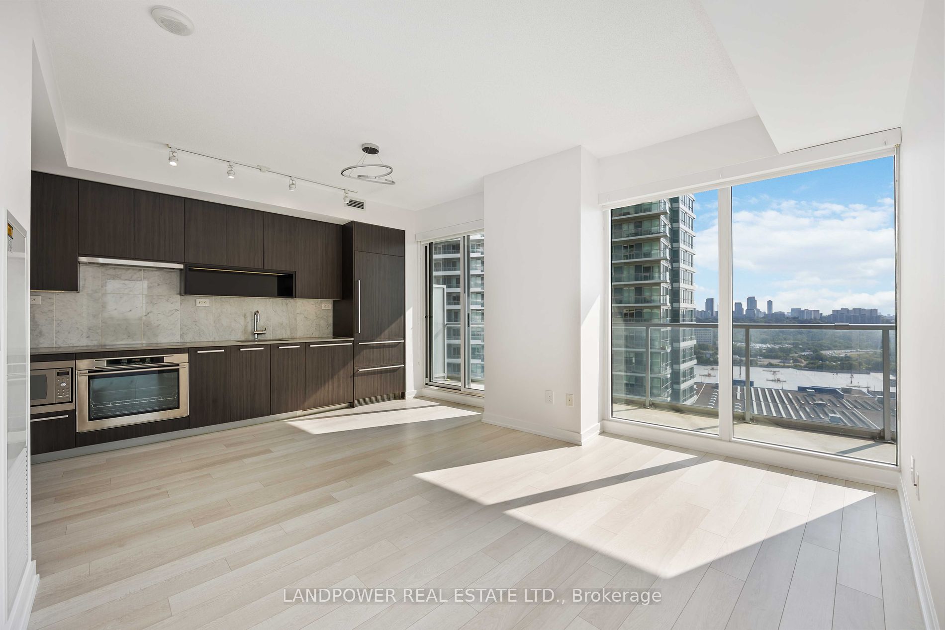 115 McMahon Drive, #1110