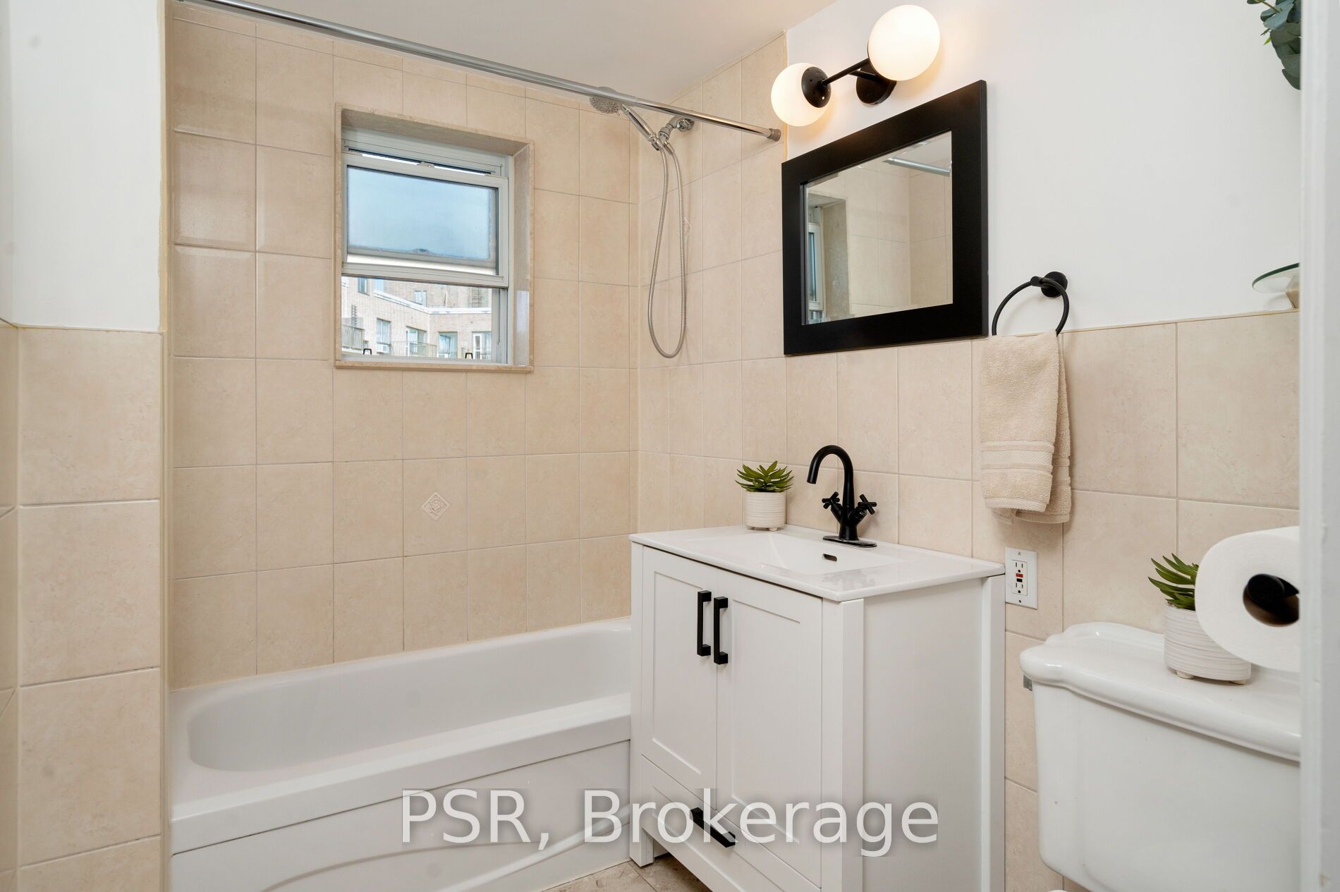 1599 Bathurst St, #16