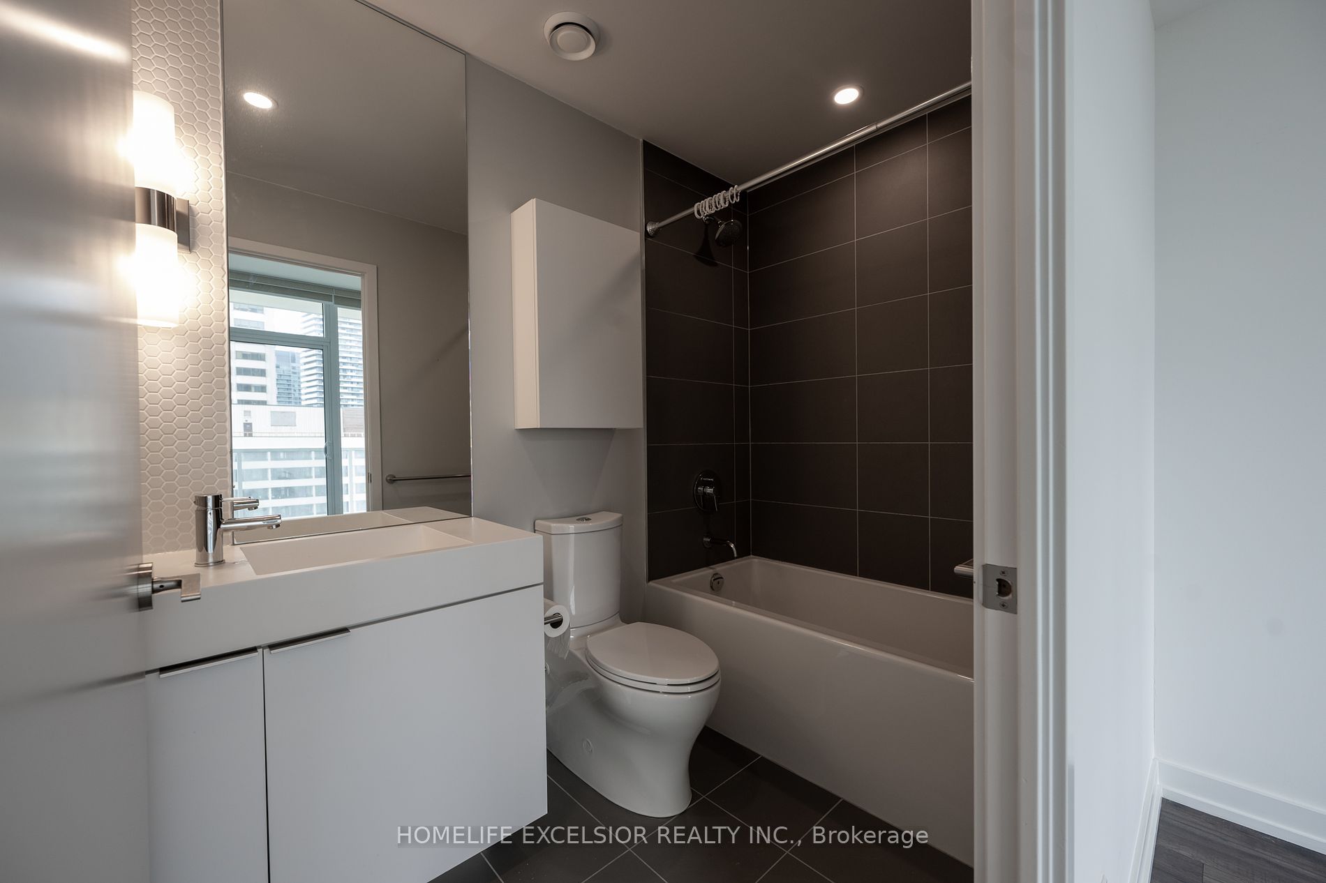 33 Helendale Avenue #1410