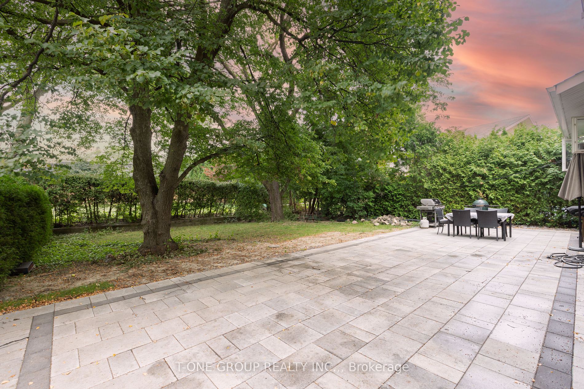 124 Wyndcliff Crescent