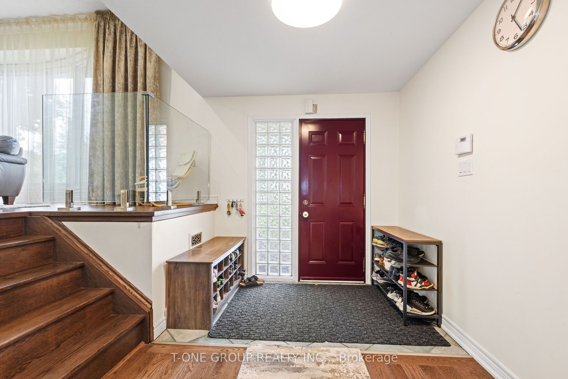 124 Wyndcliff Crescent