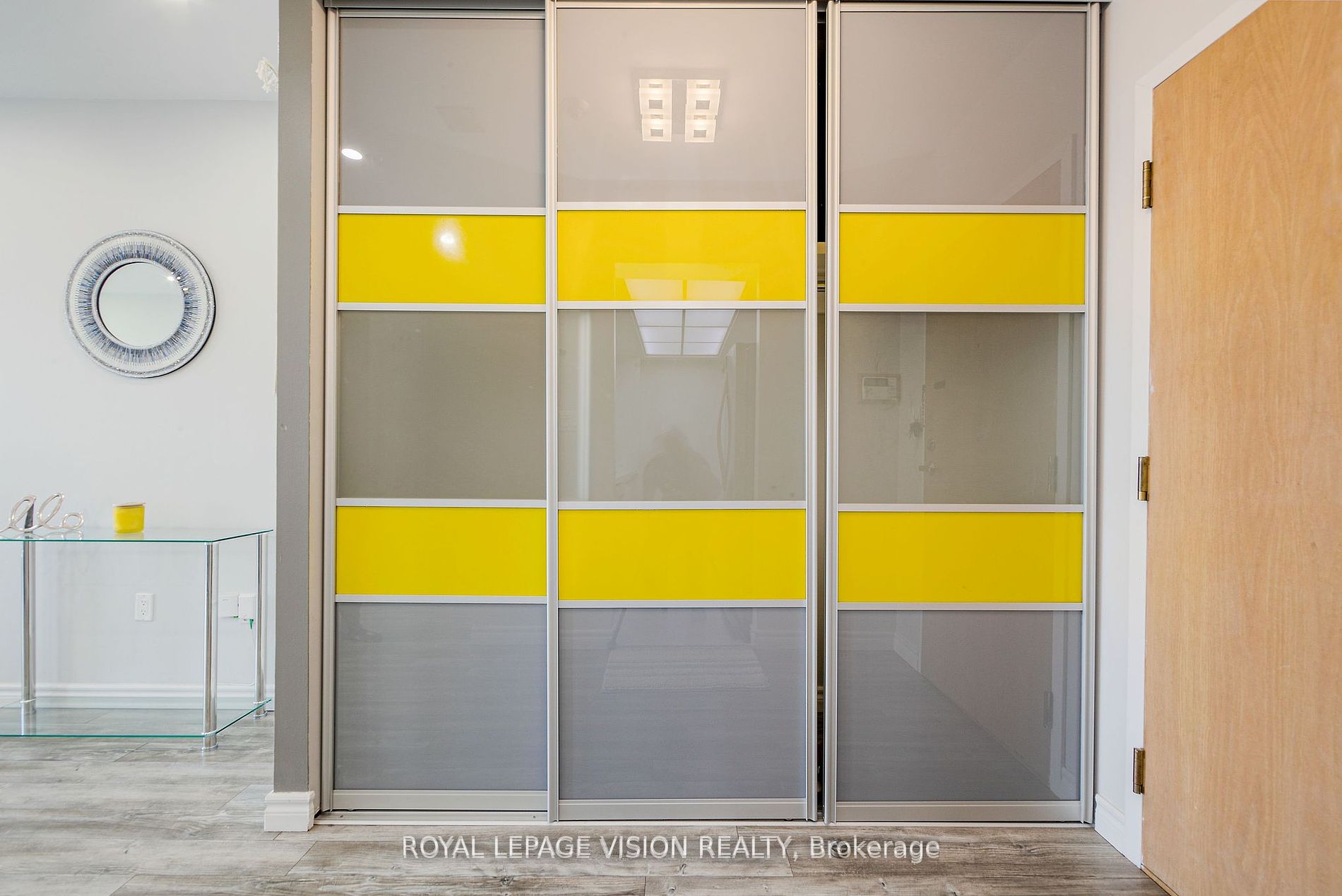 5 Concorde Pl, #1911