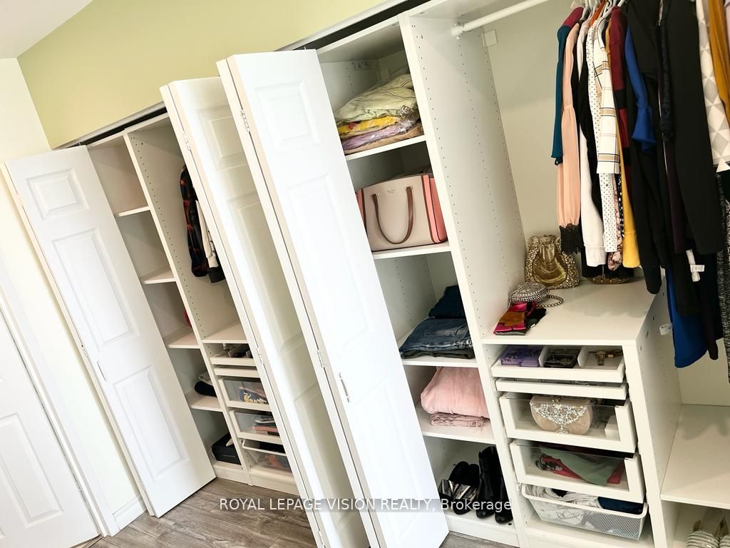 5 Concorde Pl, #1911