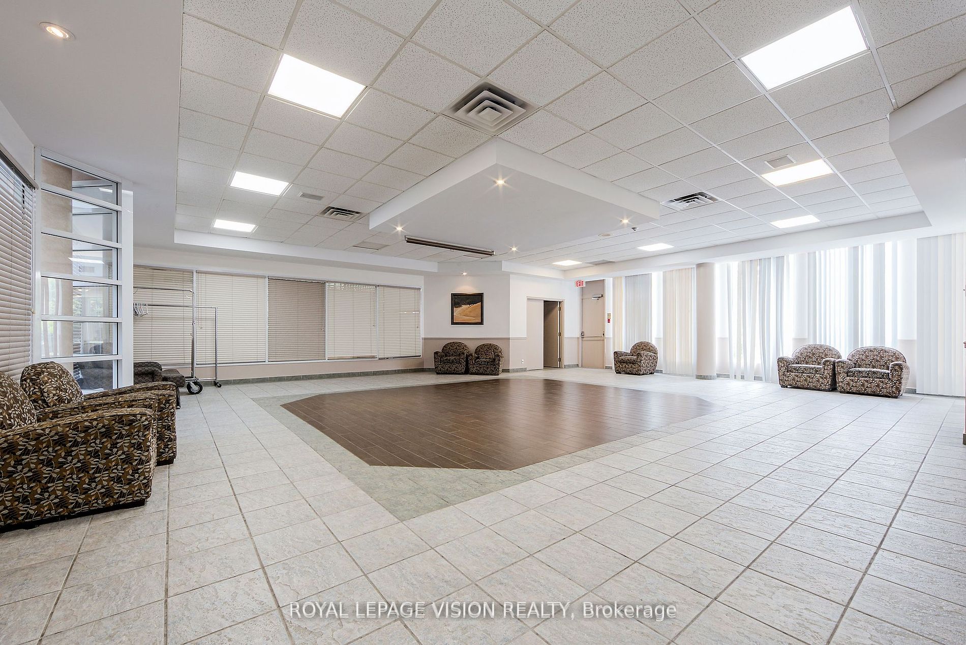 5 Concorde Pl, #1911