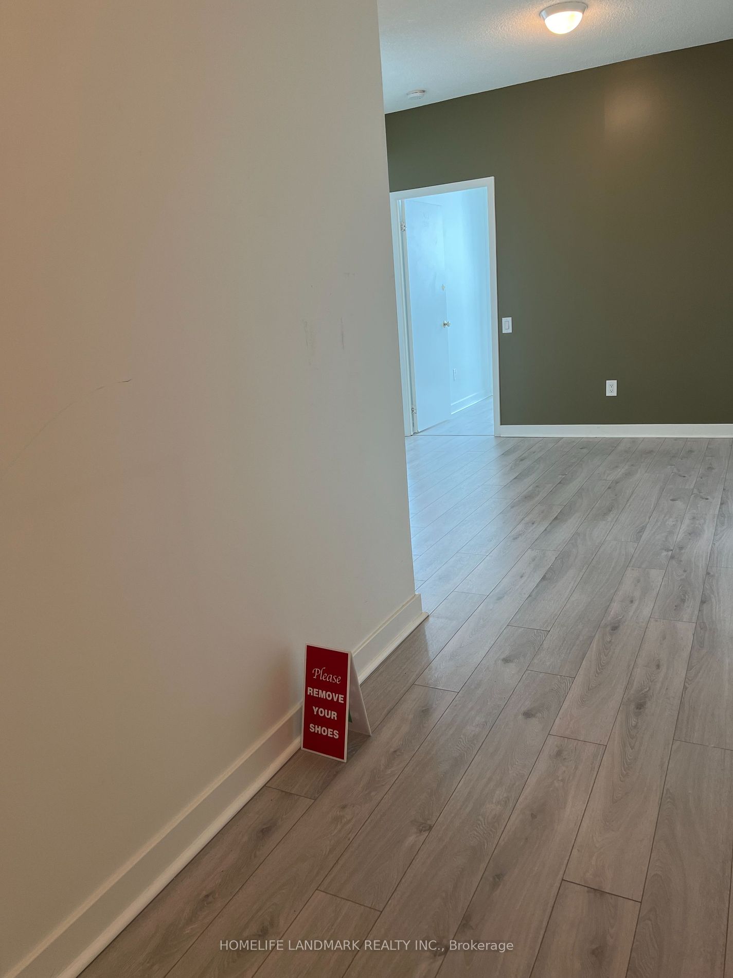 33 Singer Court, #3002
