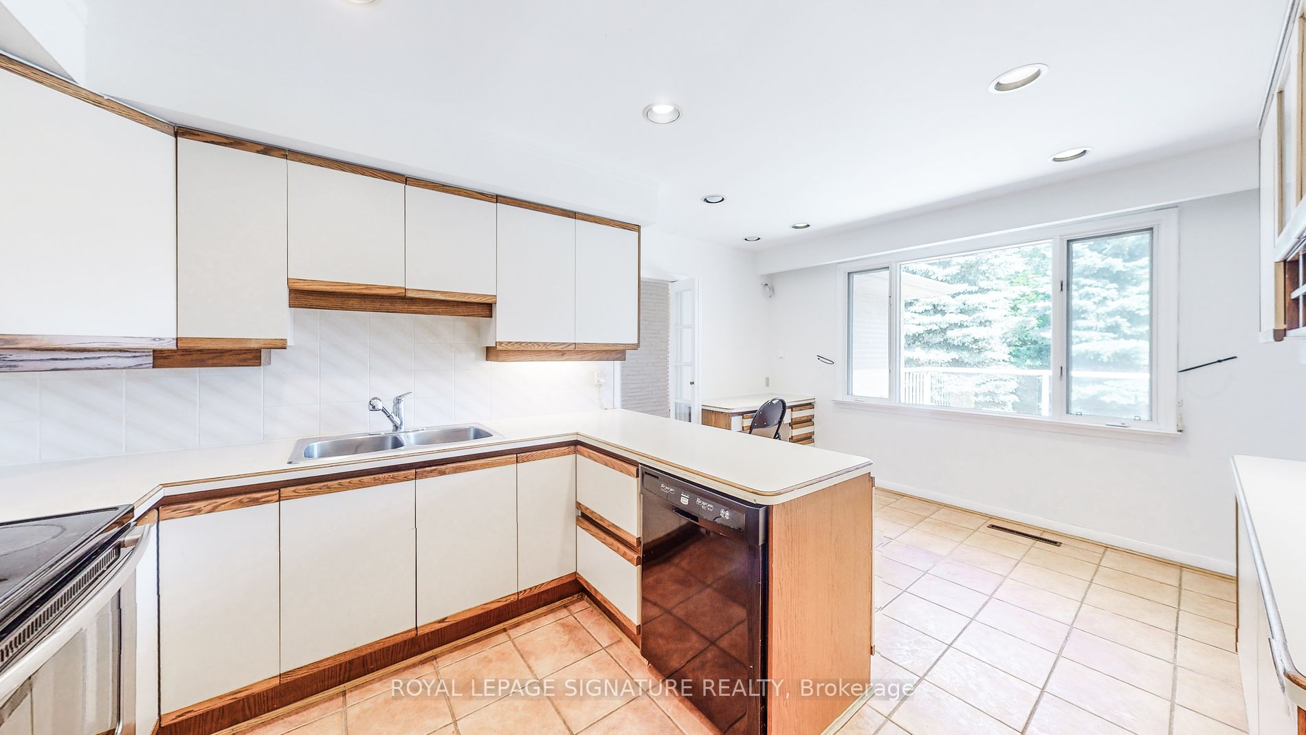 24 Burleigh Heights Drive